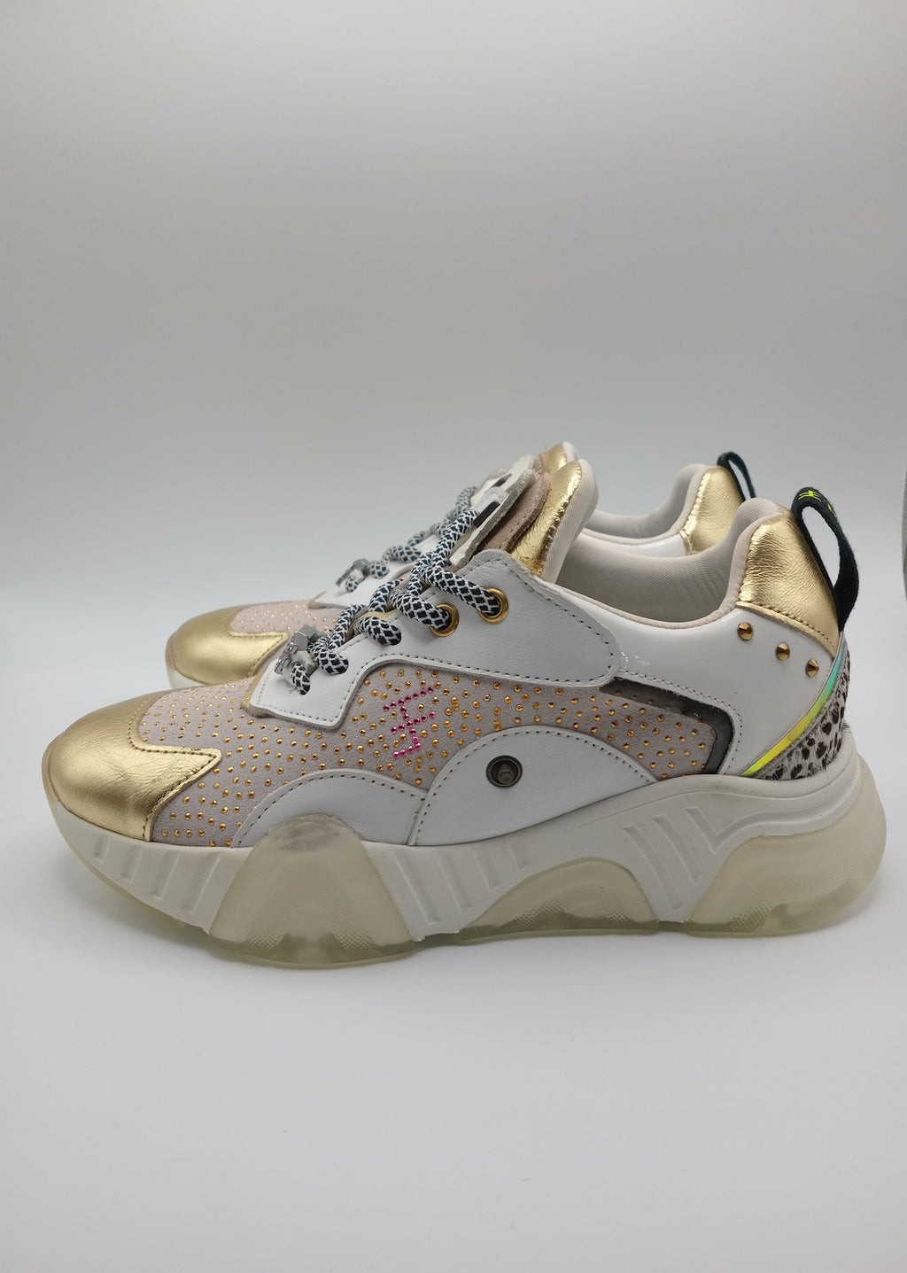 TÊNIS FREE FEEL FEET DOURADO COURO BRILHO ANIMAL PRINT TAXAS
