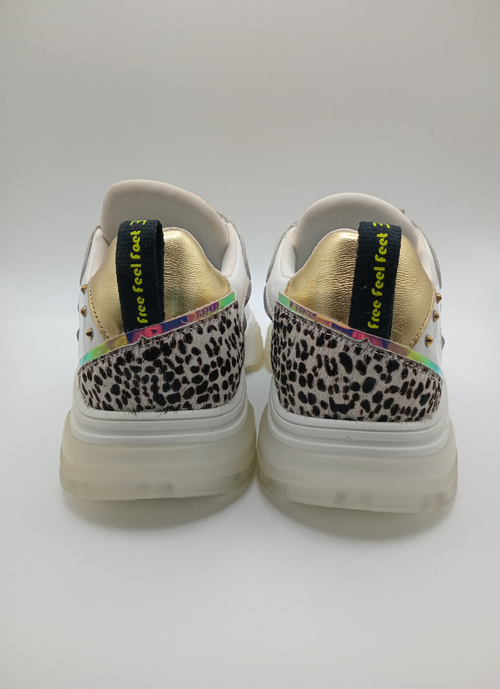 TÊNIS FREE FEEL FEET DOURADO COURO BRILHO ANIMAL PRINT TAXAS