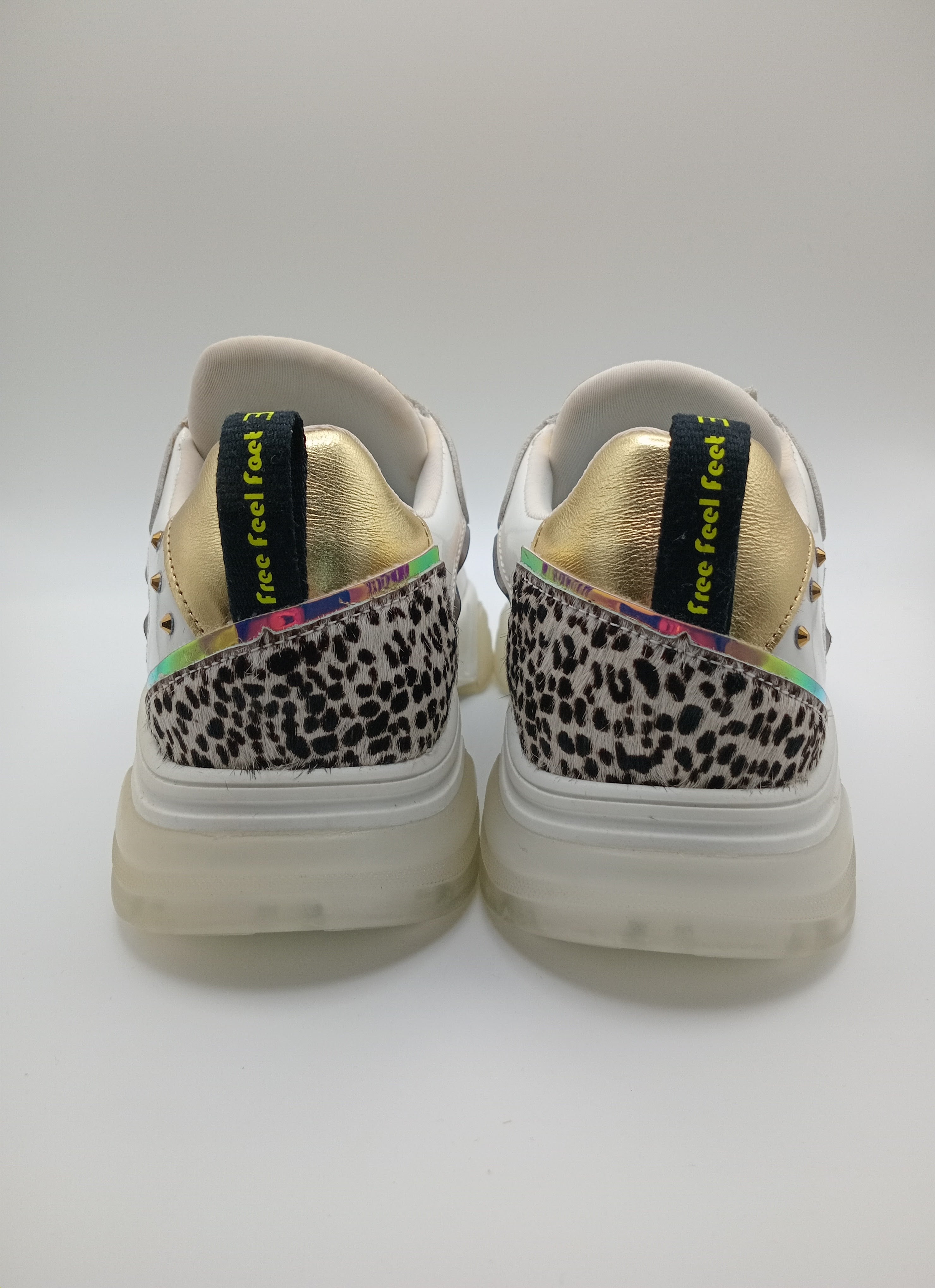 TÊNIS FREE FEEL FEET DOURADO COURO BRILHO ANIMAL PRINT TAXAS
