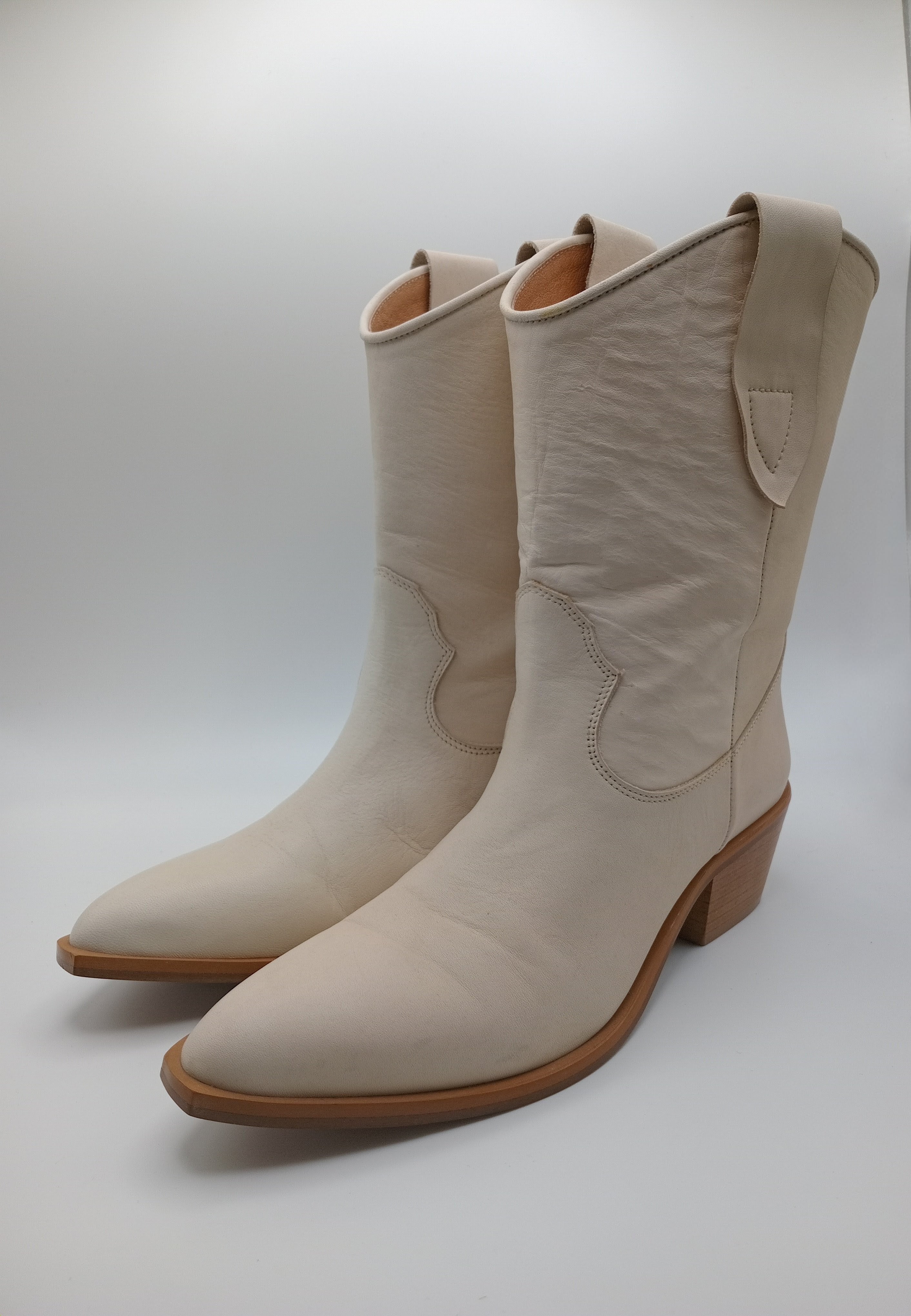 BOTA TEXANA BEAT SHOES BRANCA COURO LISO BICUDO