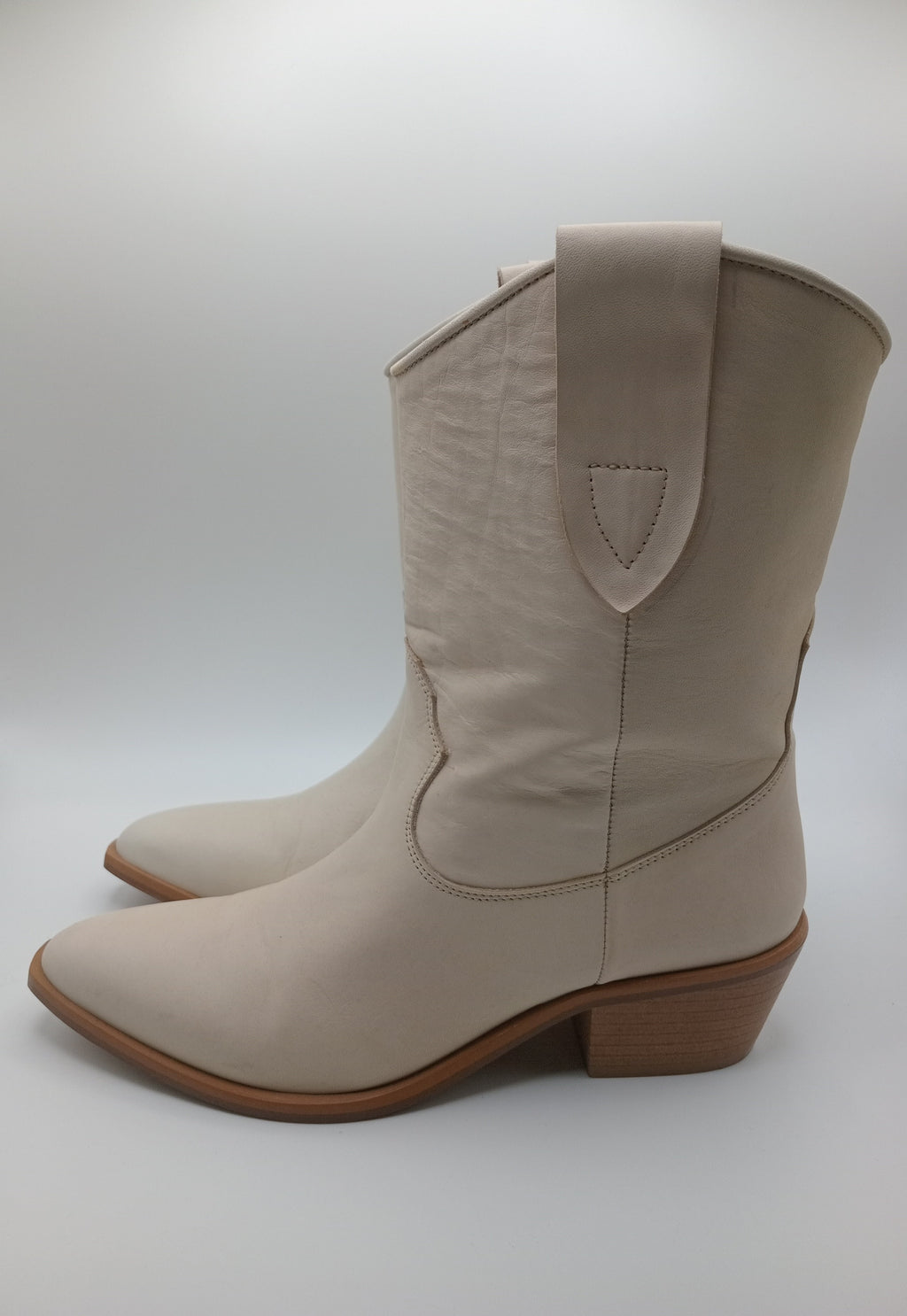 BOTA TEXANA BEAT SHOES BRANCA COURO LISO BICUDO