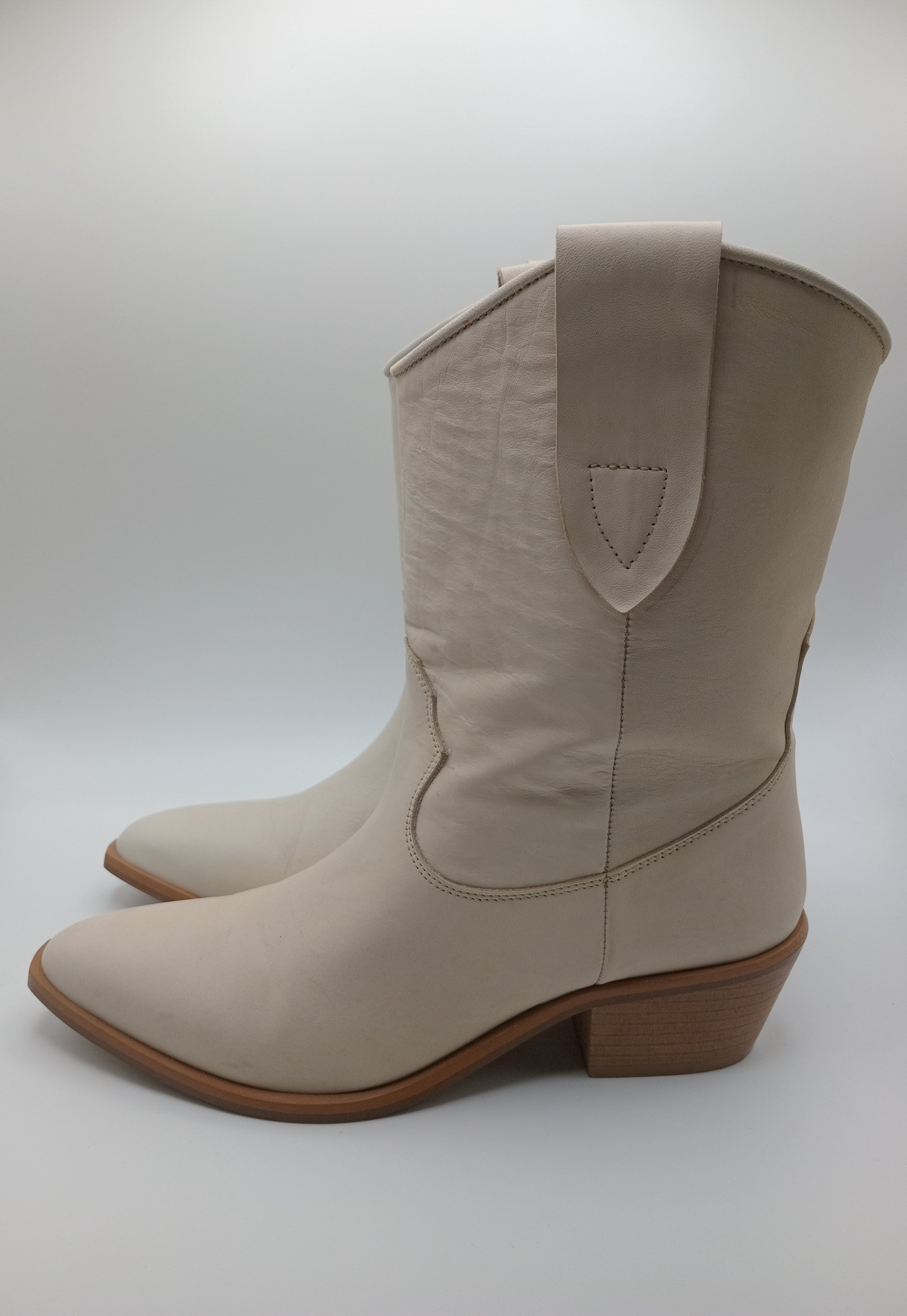 BOTA TEXANA BEAT SHOES BRANCA COURO LISO BICUDO