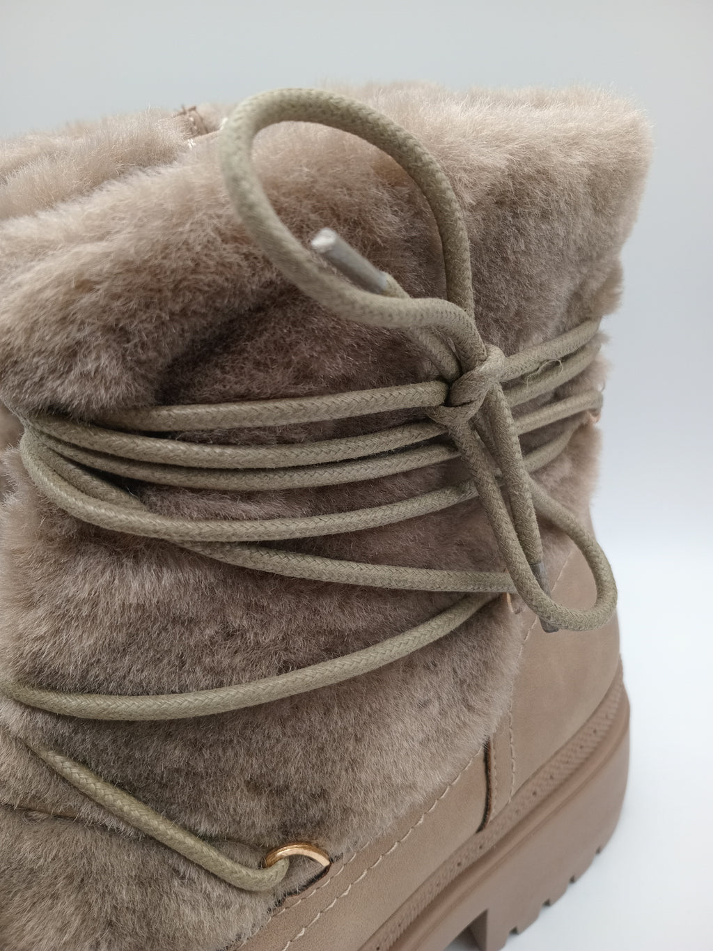 BOTA XTI BEGE PELOS CORDÕES ZIPER