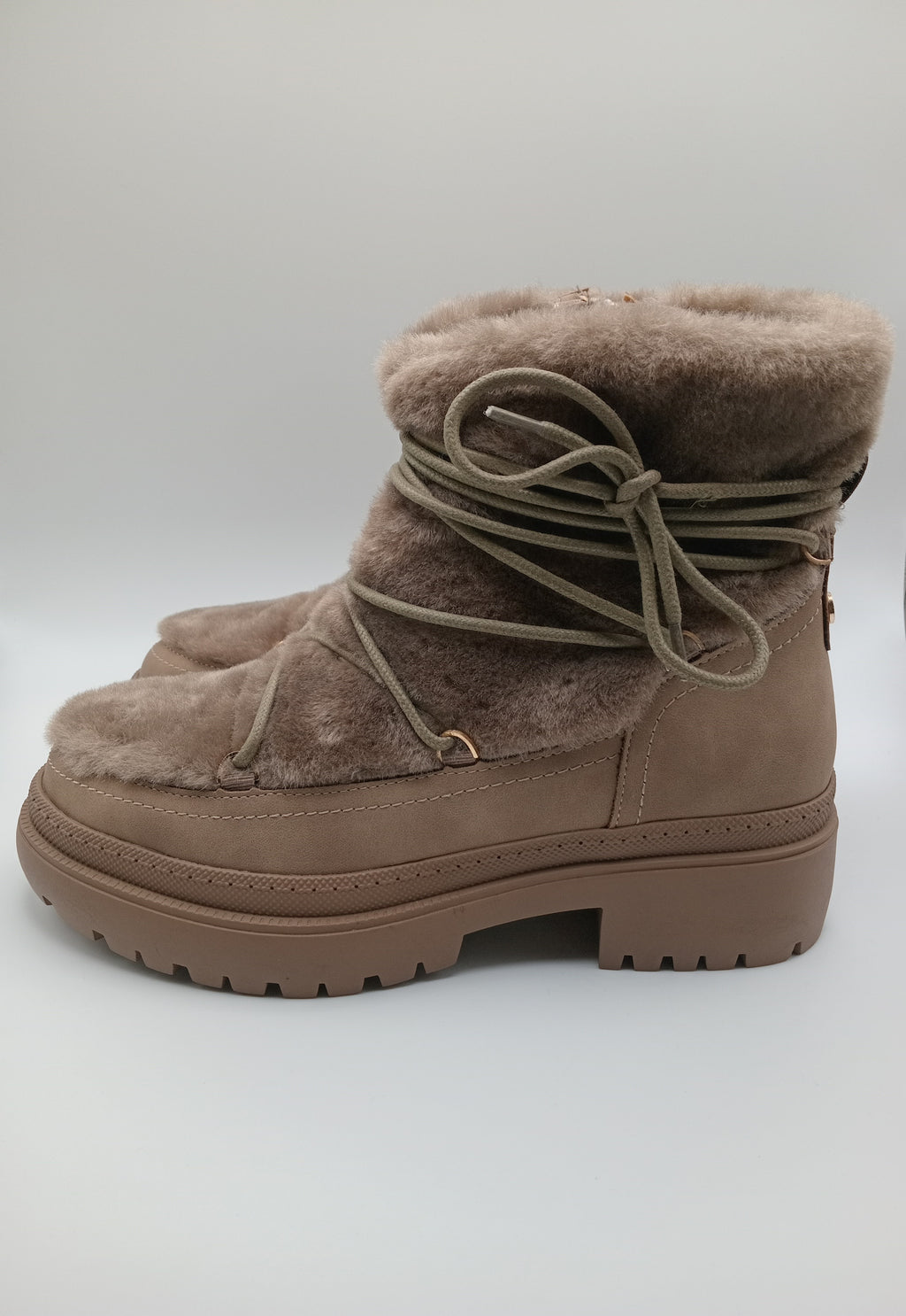 BOTA XTI BEGE PELOS CORDÕES ZIPER