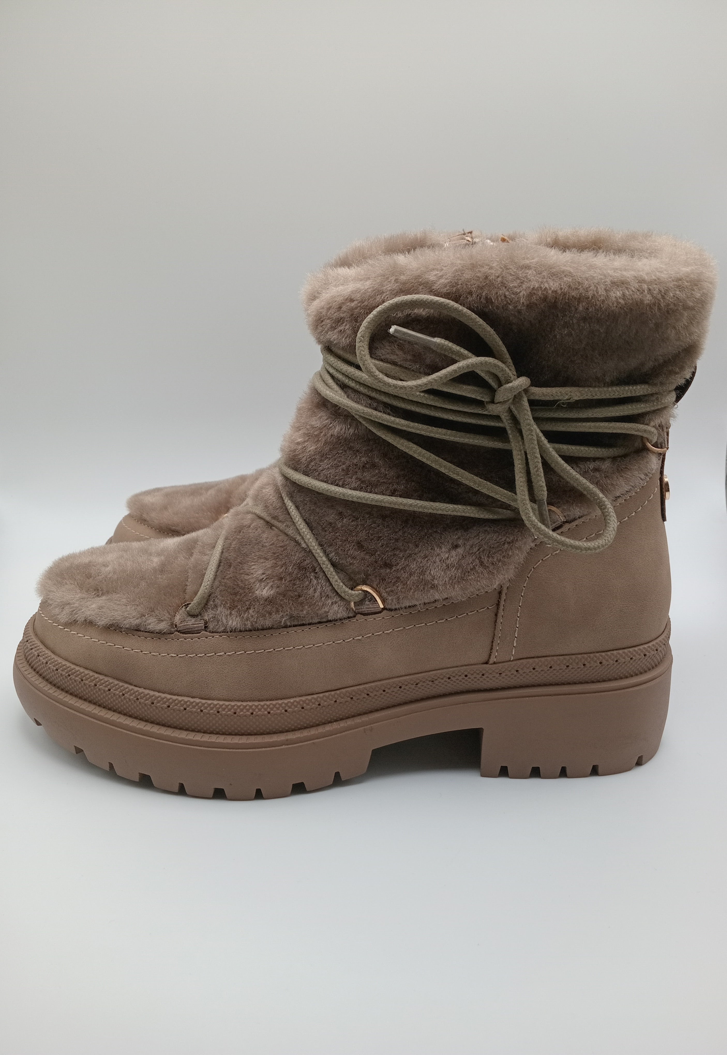 BOTA XTI BEGE PELOS CORDÕES ZIPER