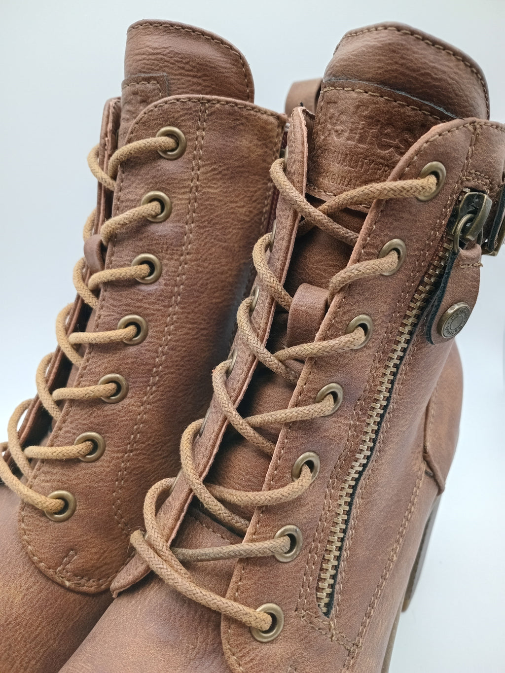 BOTA COTURNO REFRESH CASTANHO ECO PELE ZIPER TIRA AJUSTE TRASEIRO