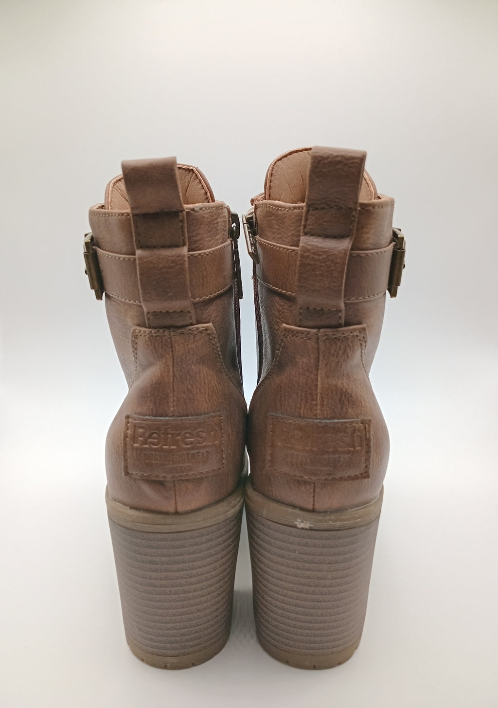 BOTA COTURNO REFRESH CASTANHO ECO PELE ZIPER TIRA AJUSTE TRASEIRO