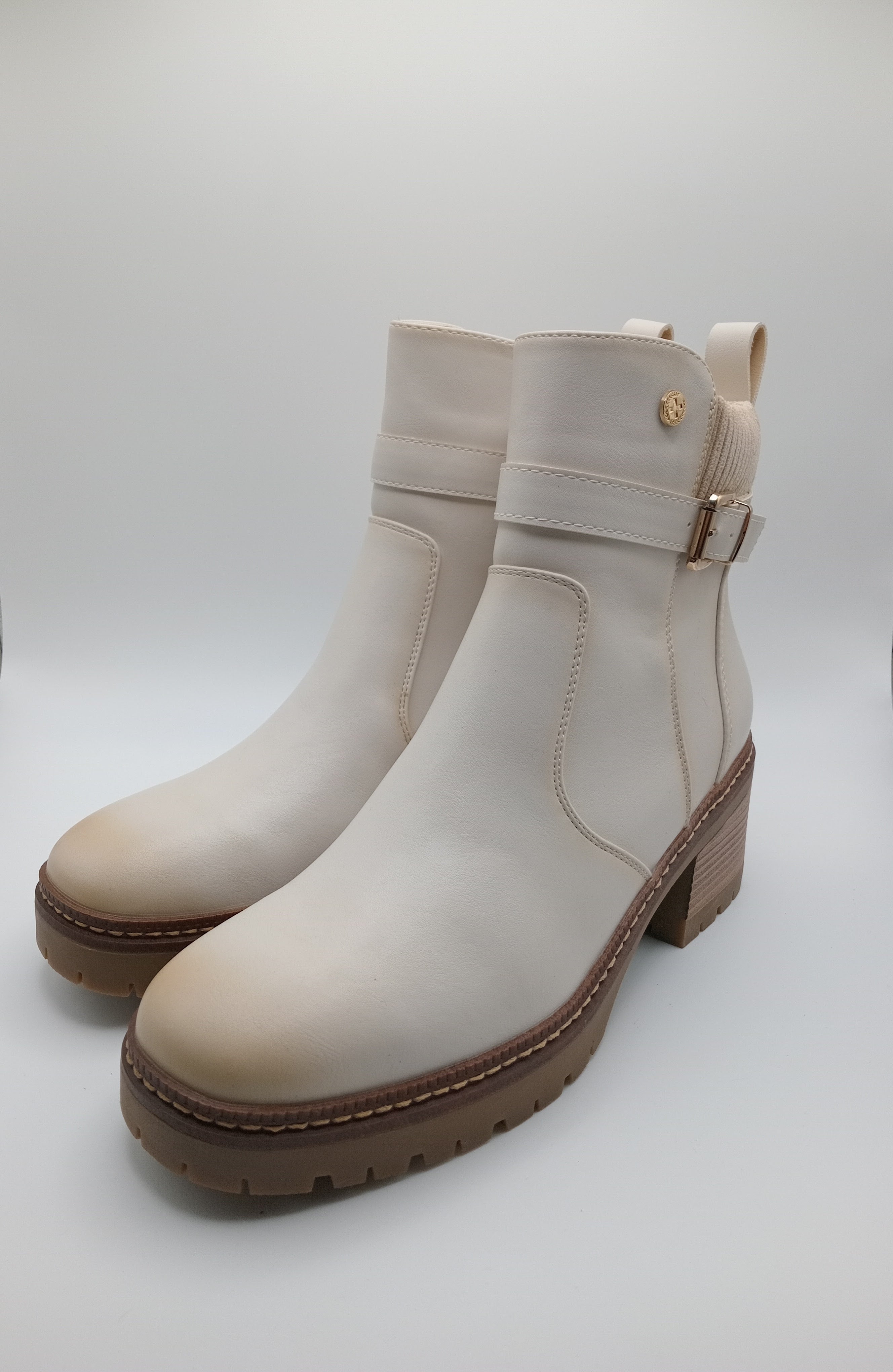 BOTA SALTO XTI BRANCO ECO PELE TIRA BICO QUADRADO ZIPER