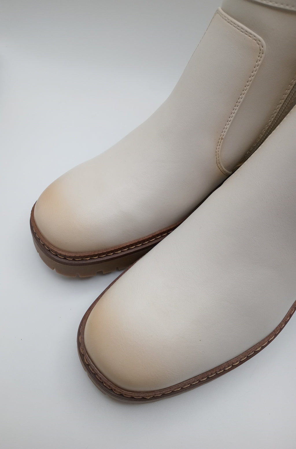 BOTA SALTO XTI BRANCO ECO PELE TIRA BICO QUADRADO ZIPER