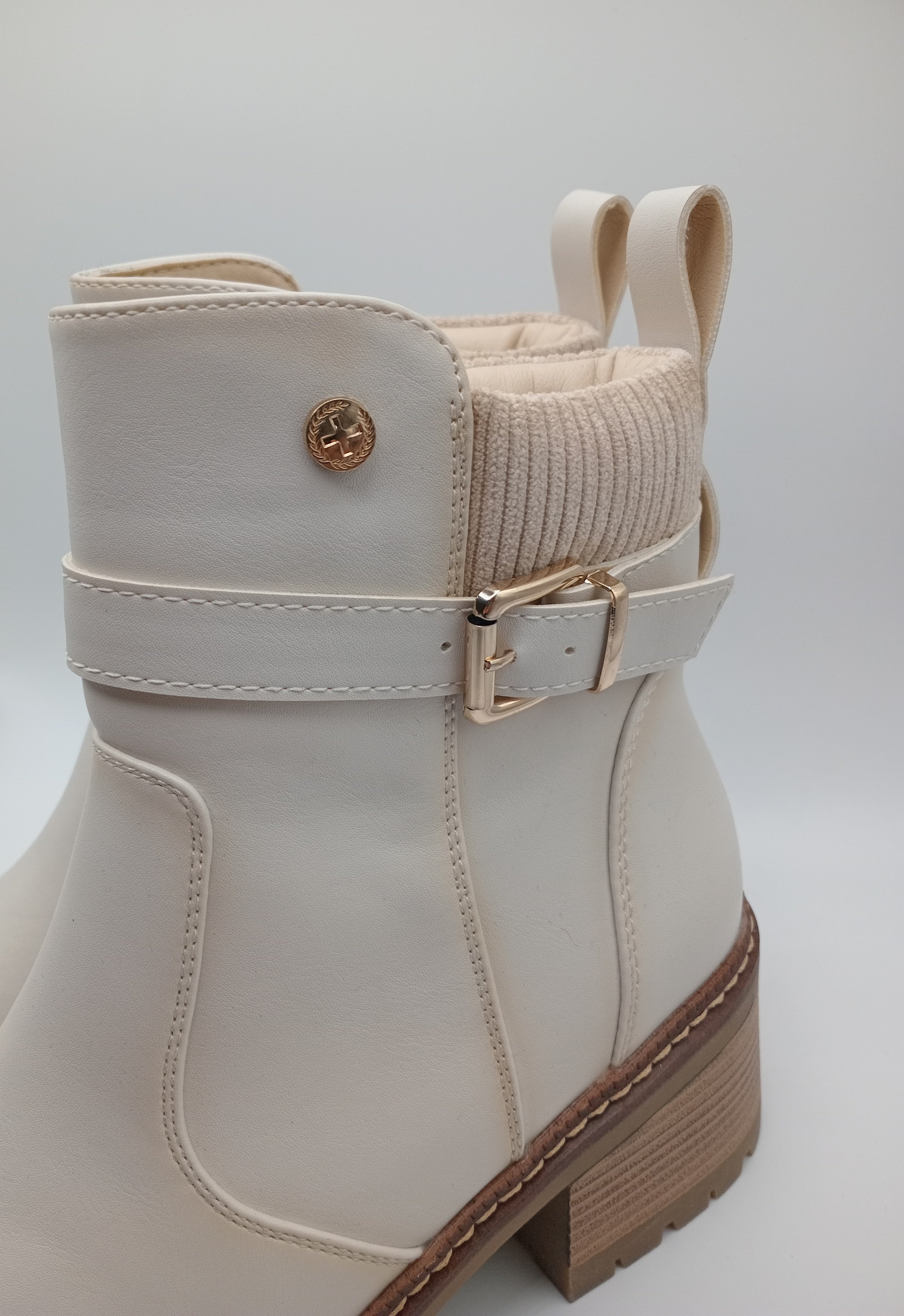 BOTA SALTO XTI BRANCO ECO PELE TIRA BICO QUADRADO ZIPER