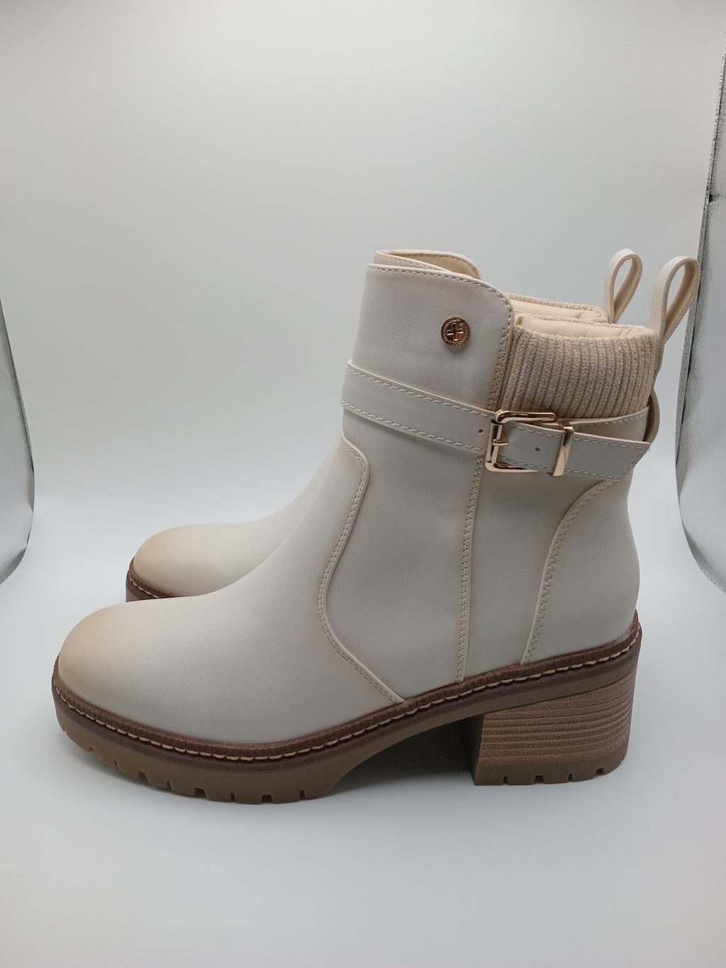BOTA SALTO XTI BRANCO ECO PELE TIRA BICO QUADRADO ZIPER