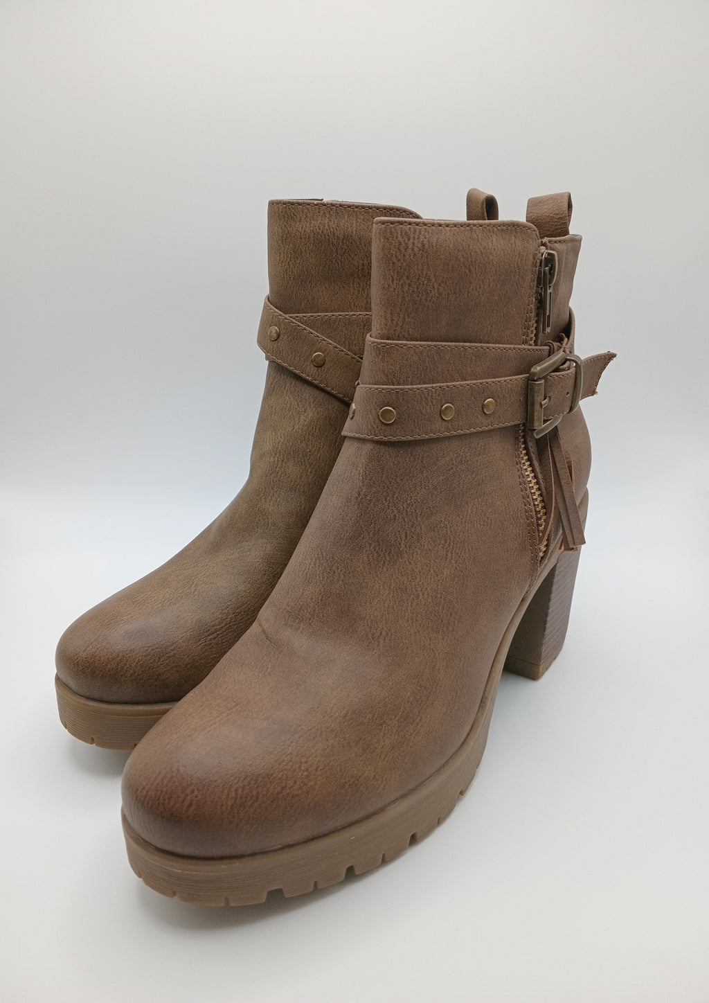 BOTA REFRESH CASTANHO ECO PELE TIRAS TAXAS ZIPER