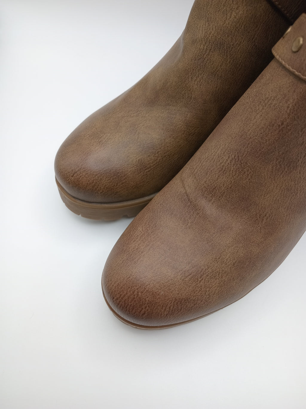 BOTA REFRESH CASTANHO ECO PELE TIRAS TAXAS ZIPER