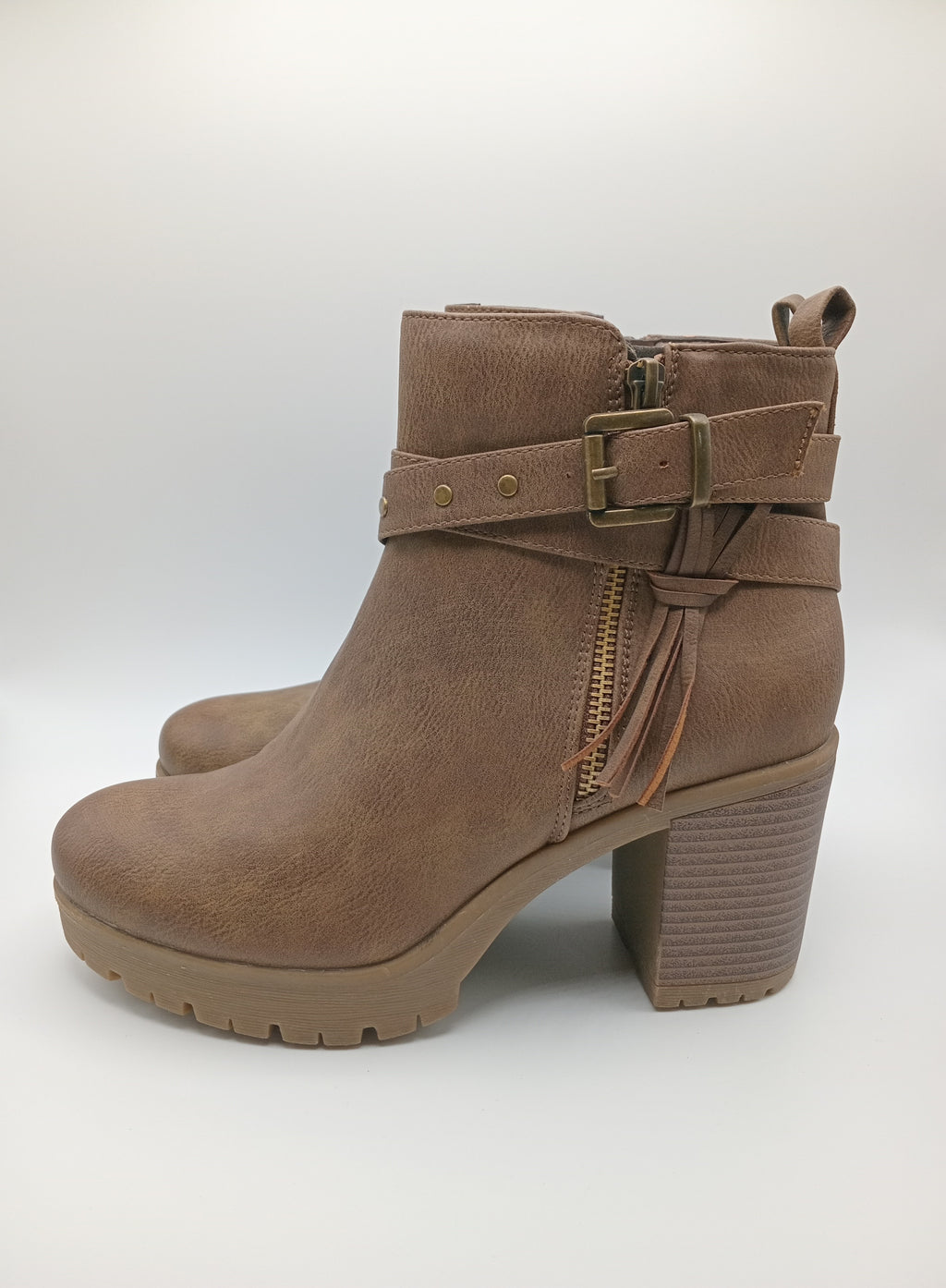 BOTA REFRESH CASTANHO ECO PELE TIRAS TAXAS ZIPER