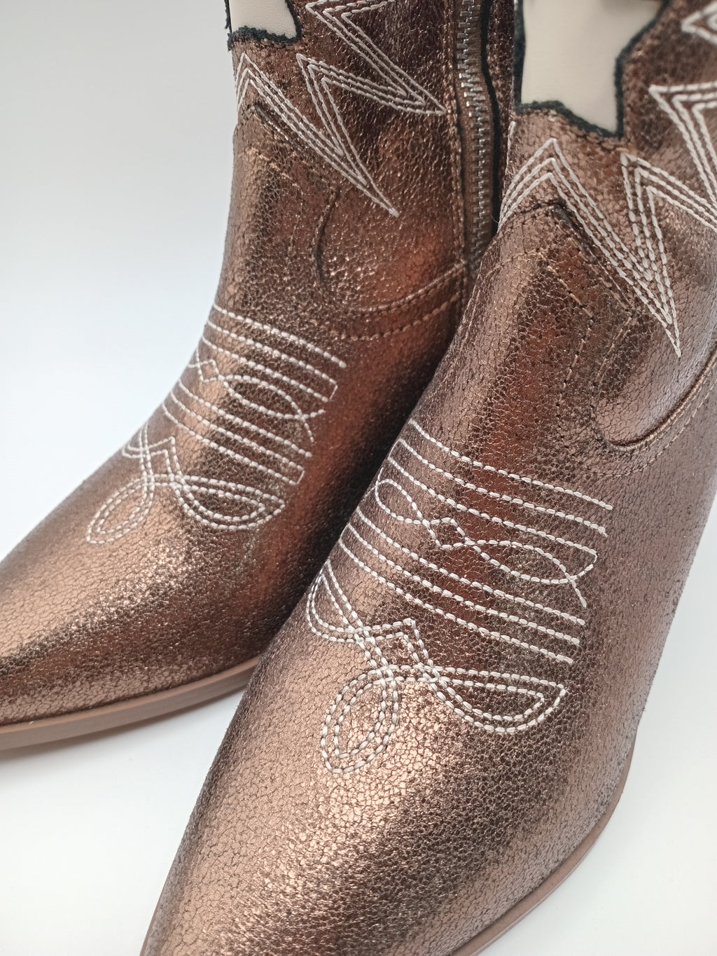 BOTA COWGIRL LA STRADA BRONZE BRILHO ESTRELA BORDADO BICUDO ZIPER