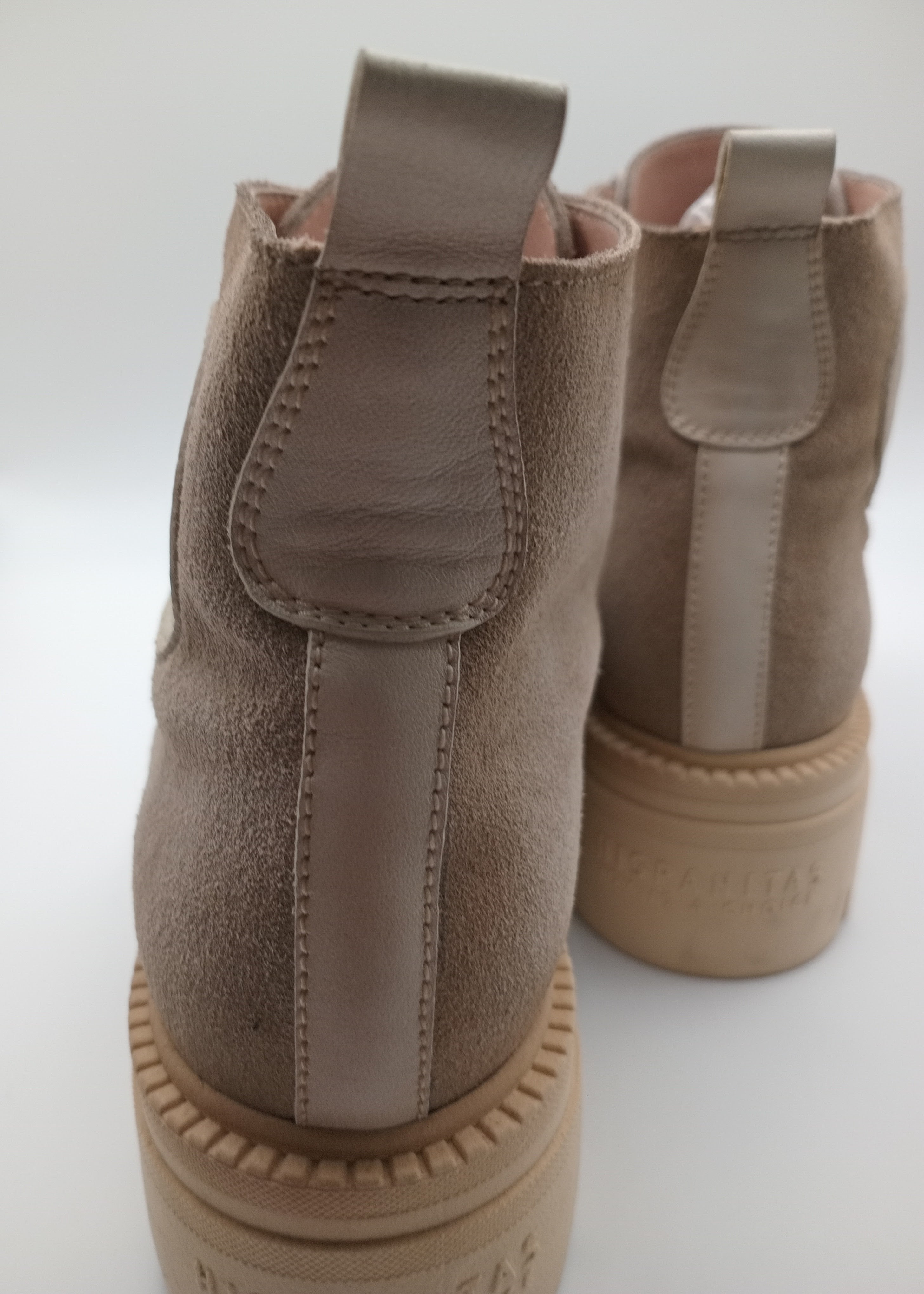 BOTA COTURNO HISPANITAS BEGE COURO LOGO LATERAL