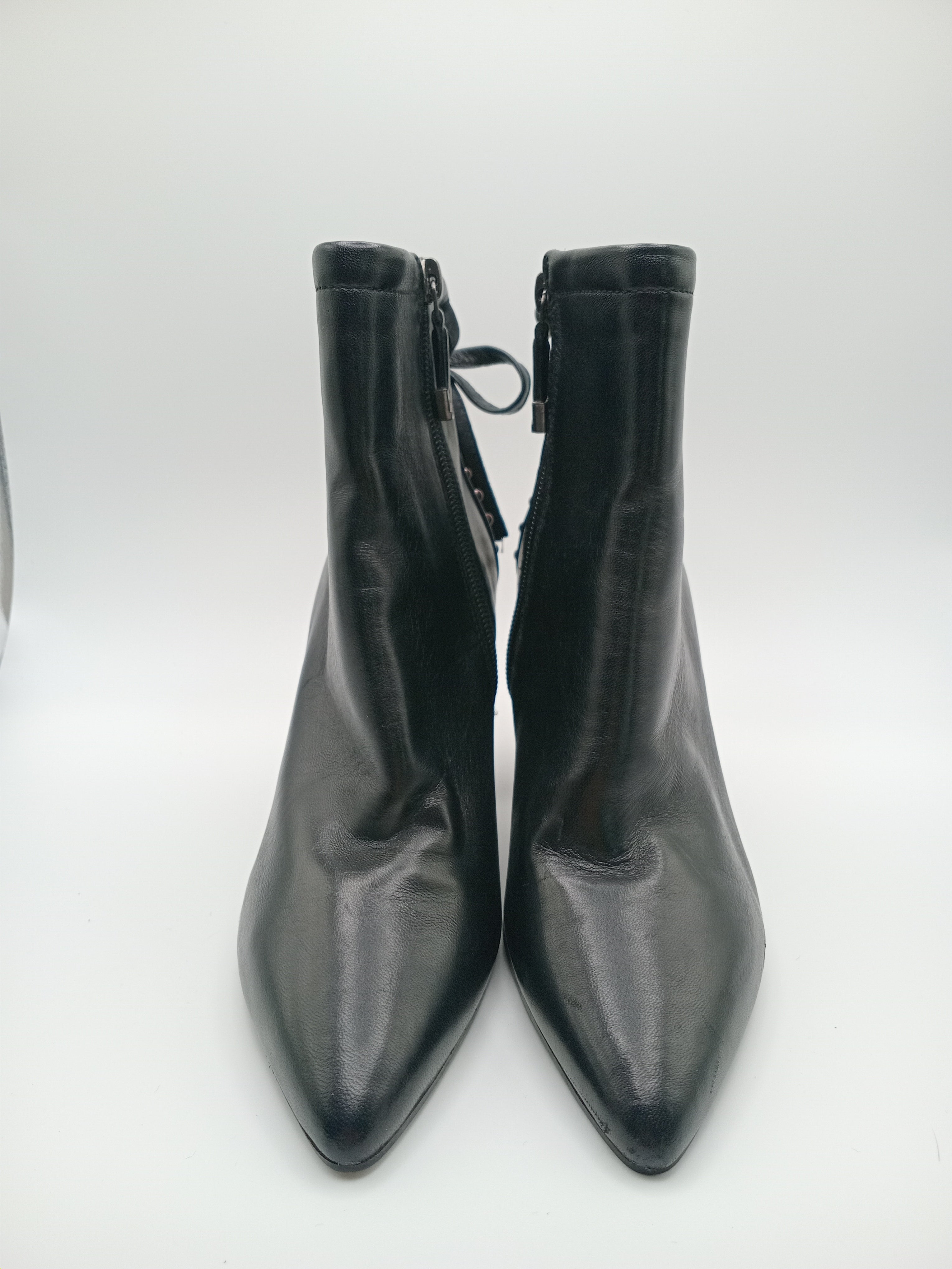 BOTA SALTO BRUNO PREMI PRETO COURO TAXAS PEDRAS LAÇO BICUDO ZIPER