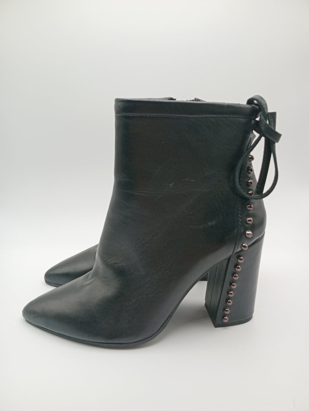 BOTA SALTO BRUNO PREMI PRETO COURO TAXAS PEDRAS LAÇO BICUDO ZIPER