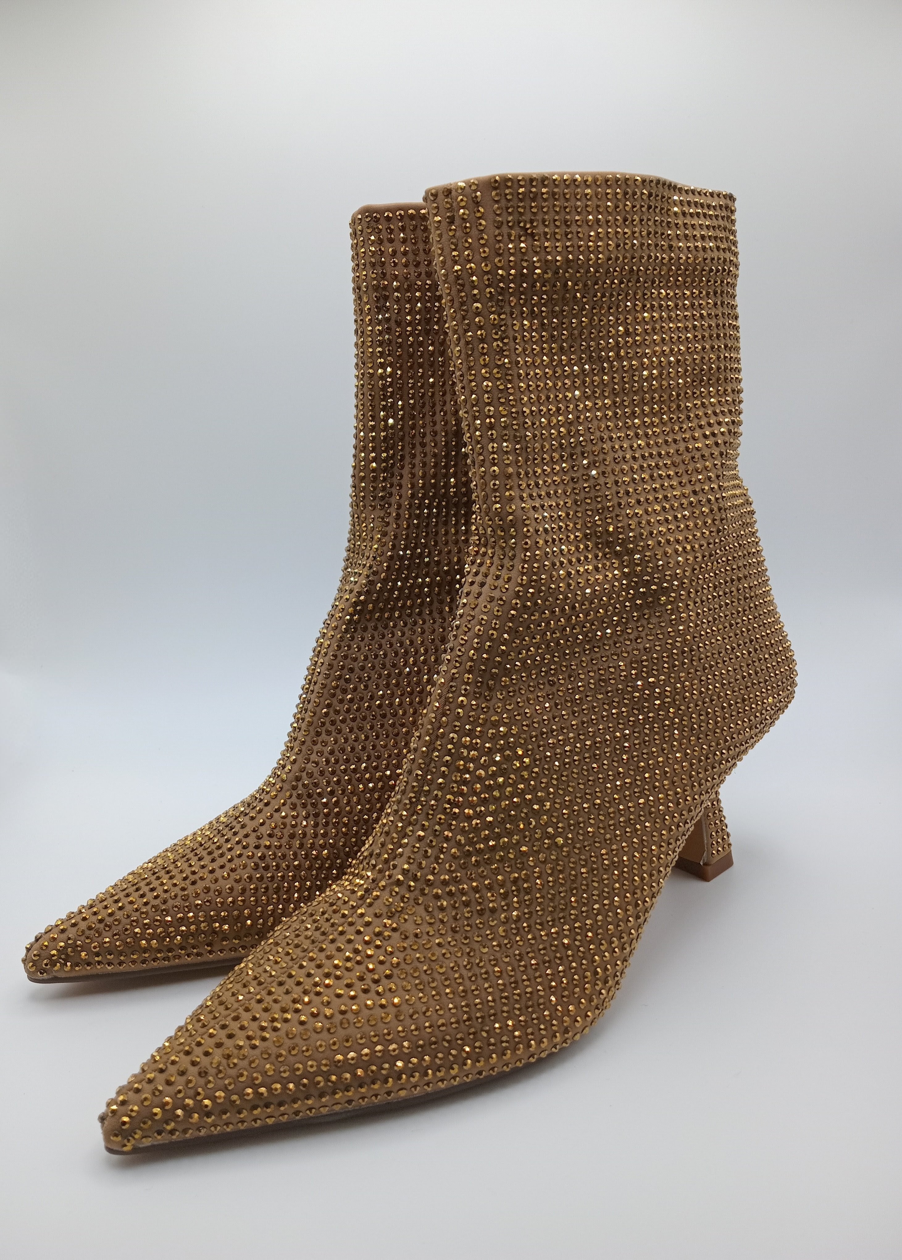 BOTA SALTO CORINA DOURADO CRAVEJADA BRILHO AGULHA ZIPER BICUDO