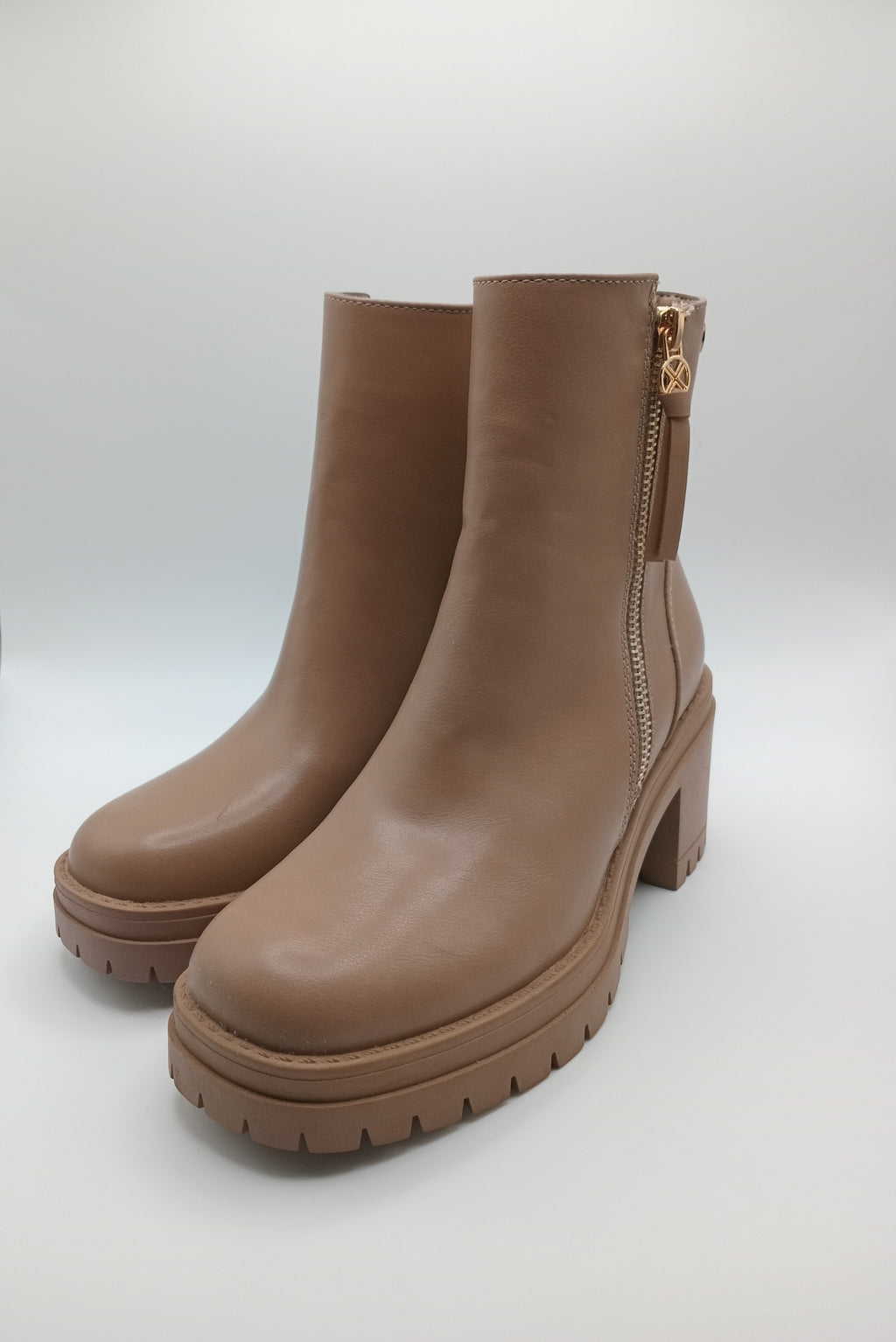 BOTA SALTO XTI CASTANHO ECO PELE ZIPER LATERAL FAKE BICO QUADRADO