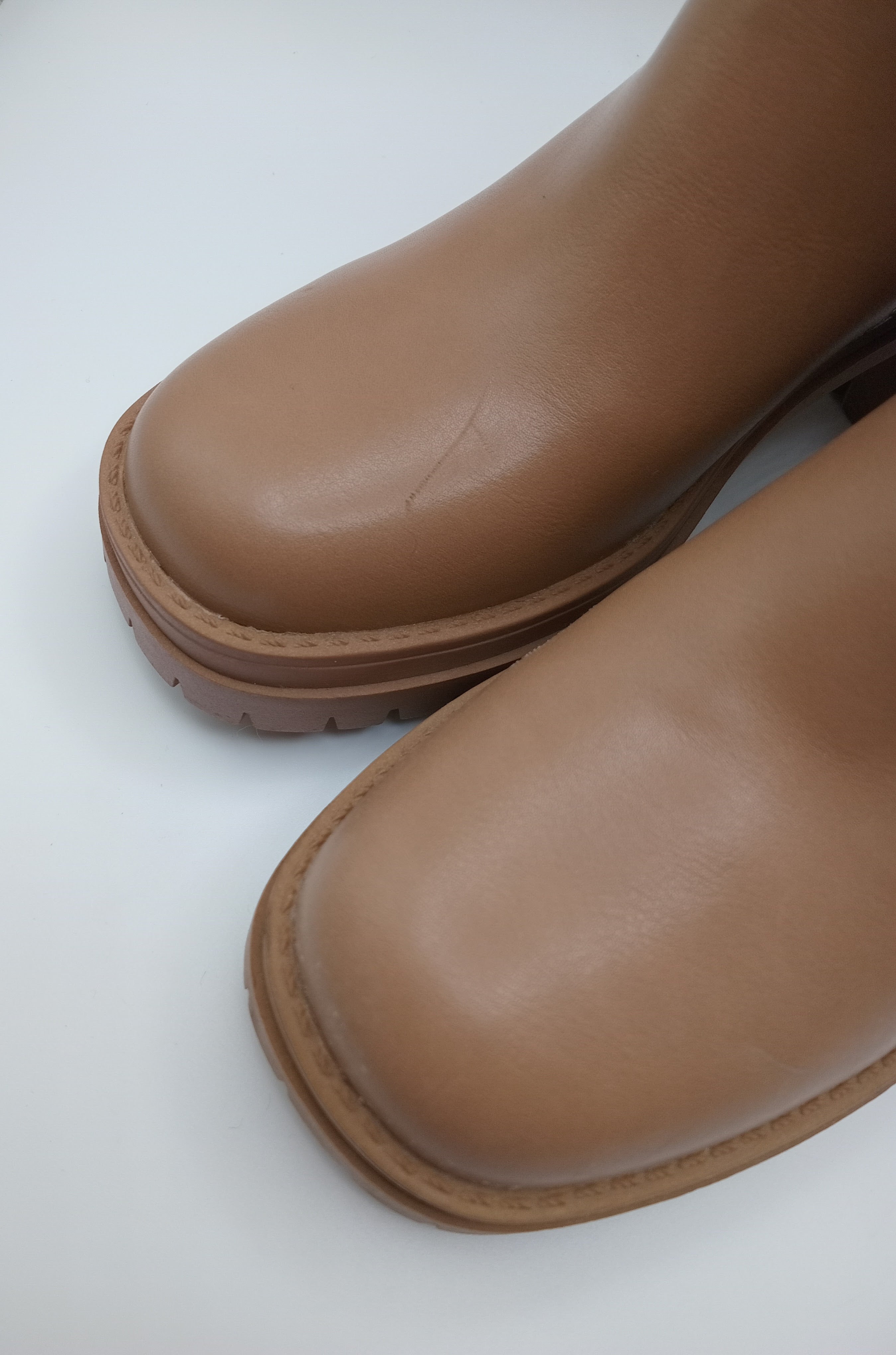 BOTA SALTO XTI CASTANHO ECO PELE ZIPER LATERAL FAKE BICO QUADRADO