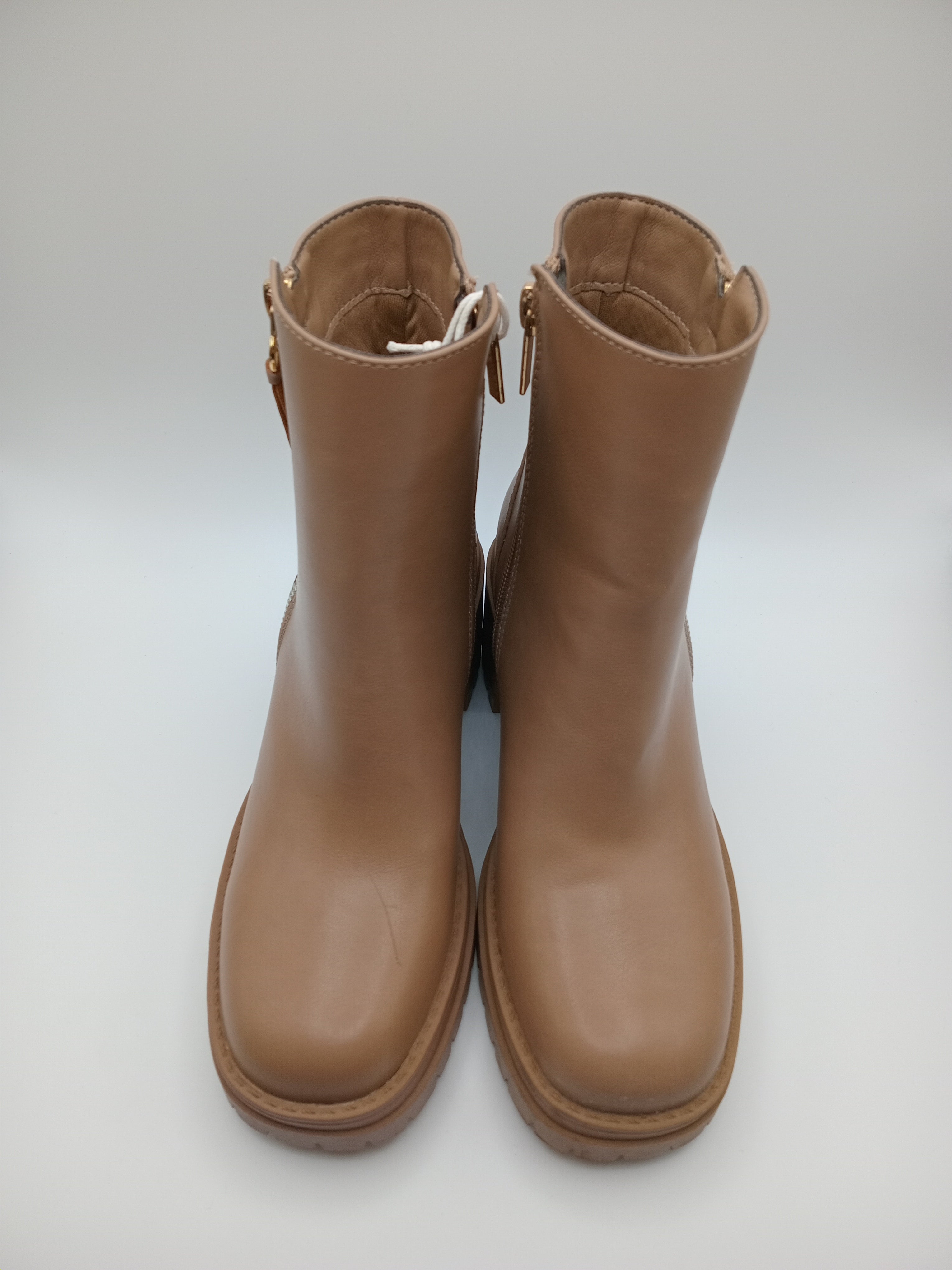 BOTA SALTO XTI CASTANHO ECO PELE ZIPER LATERAL FAKE BICO QUADRADO