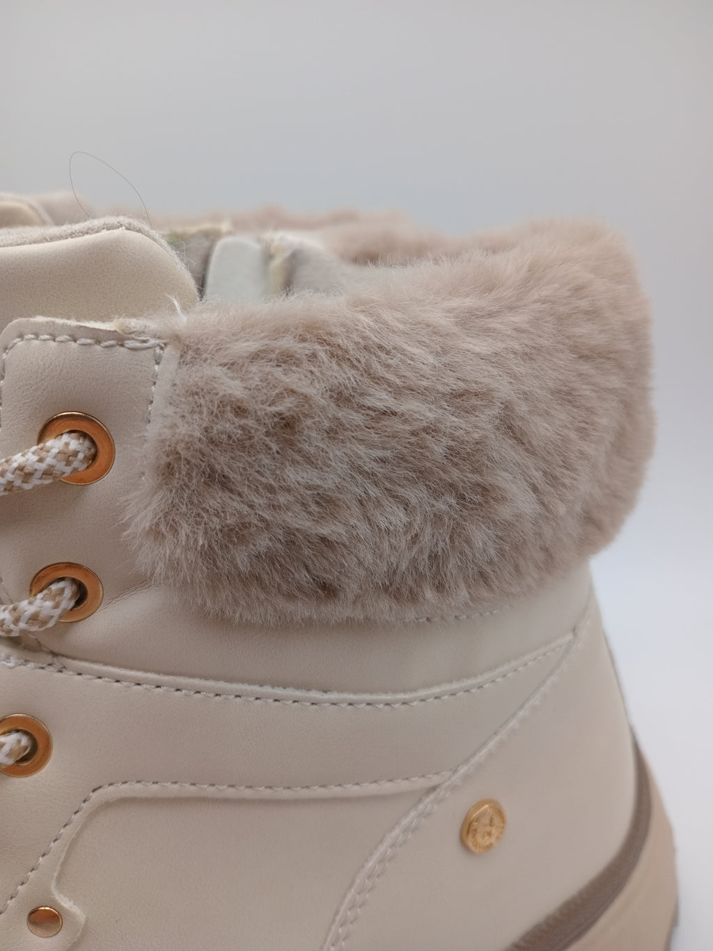 BOTA COTURNO XTI BRANCO PELOS TRATORADO ZIPER