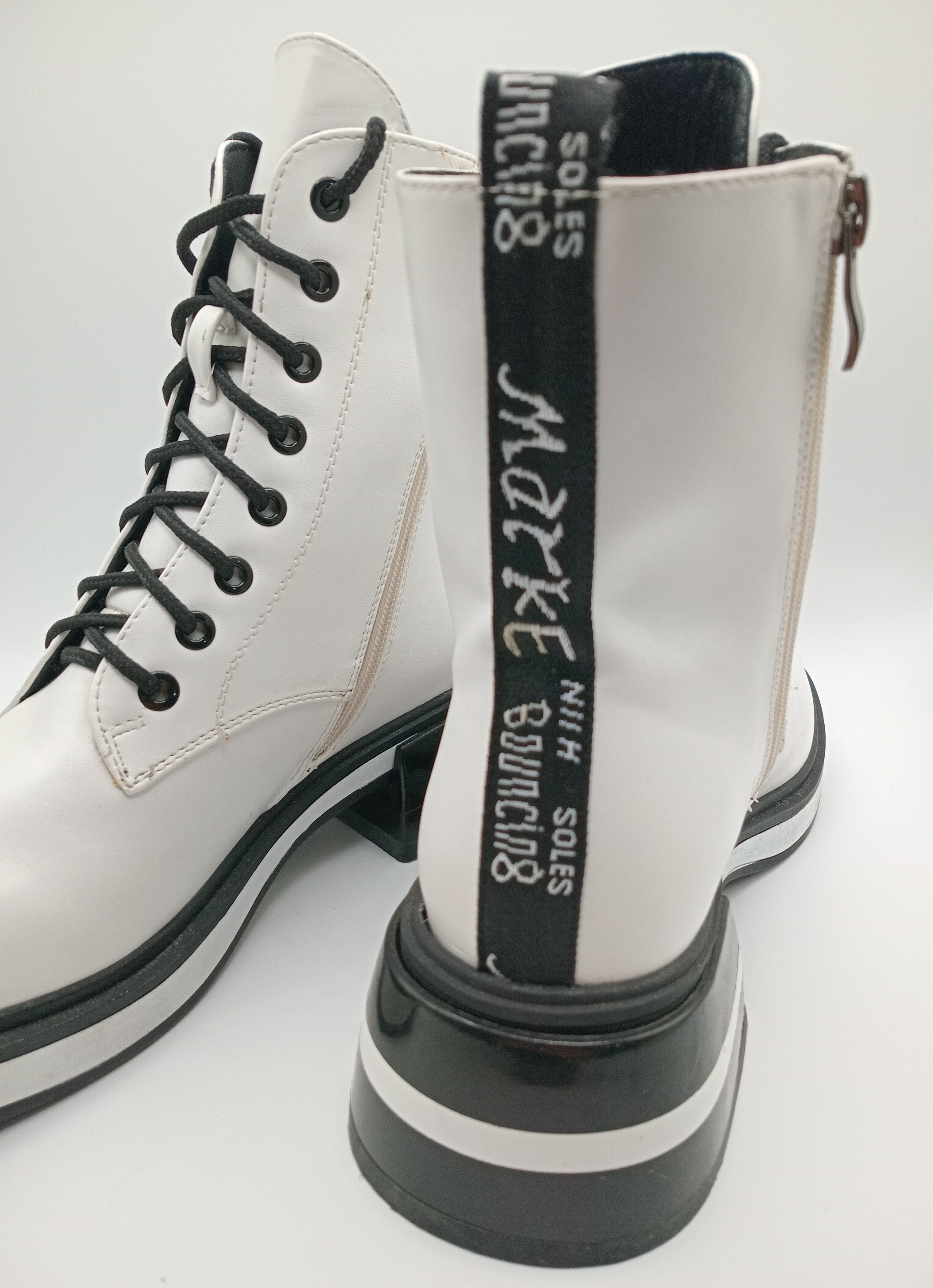 BOTA COTURNO ROCKAWAY PRETO BRANCO ECO PELE ZIPER