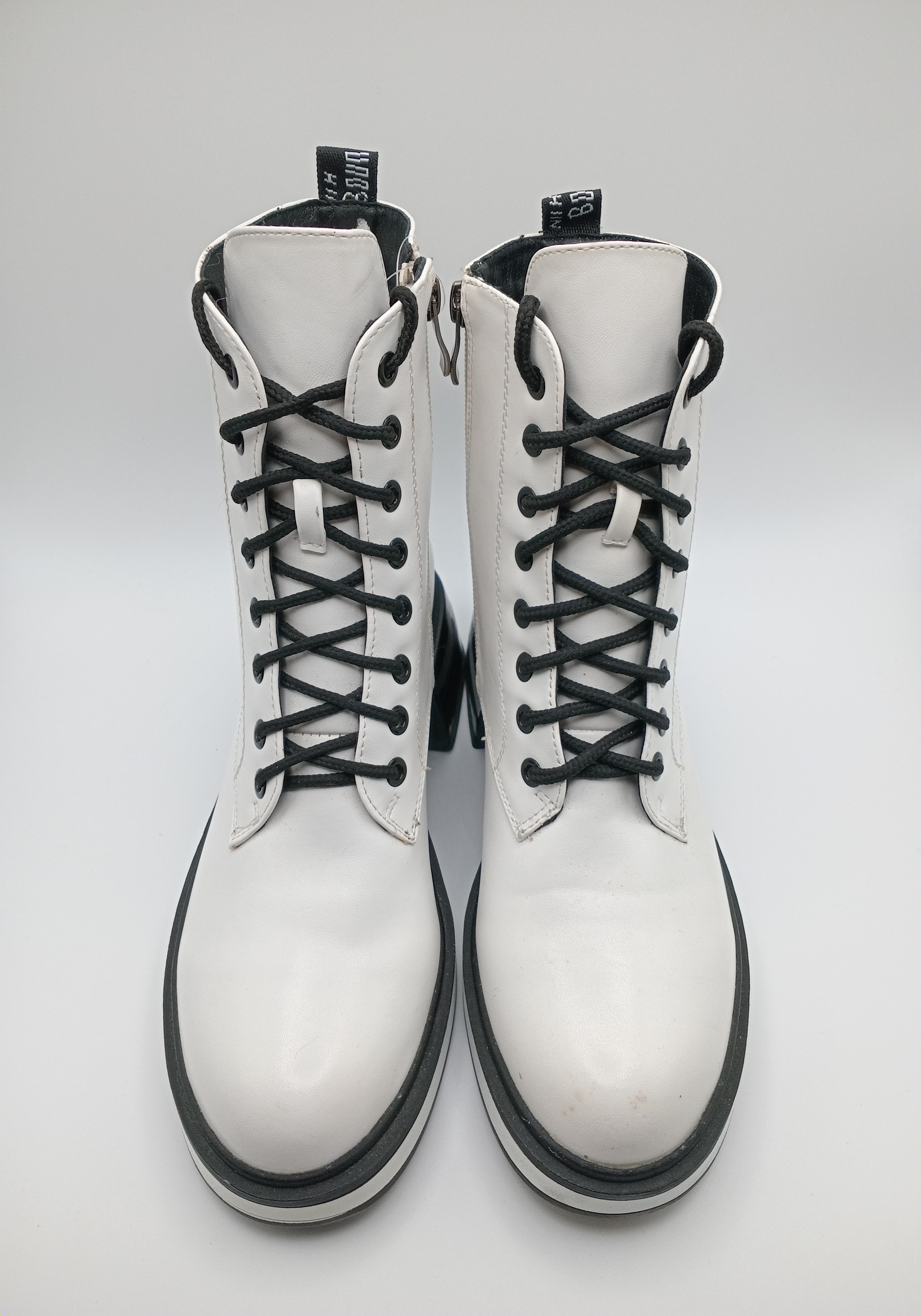 BOTA COTURNO ROCKAWAY PRETO BRANCO ECO PELE ZIPER