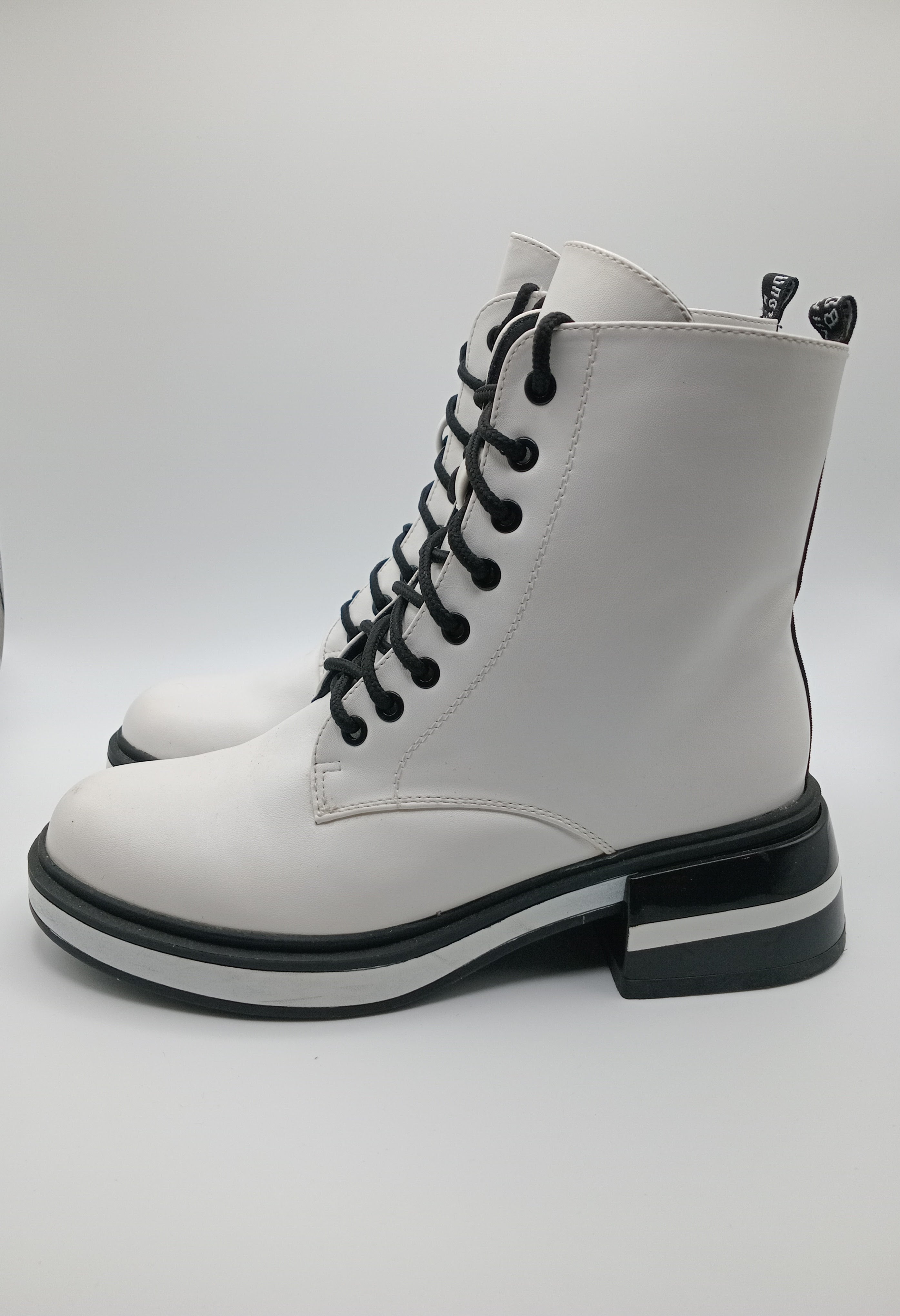 BOTA COTURNO ROCKAWAY PRETO BRANCO ECO PELE ZIPER