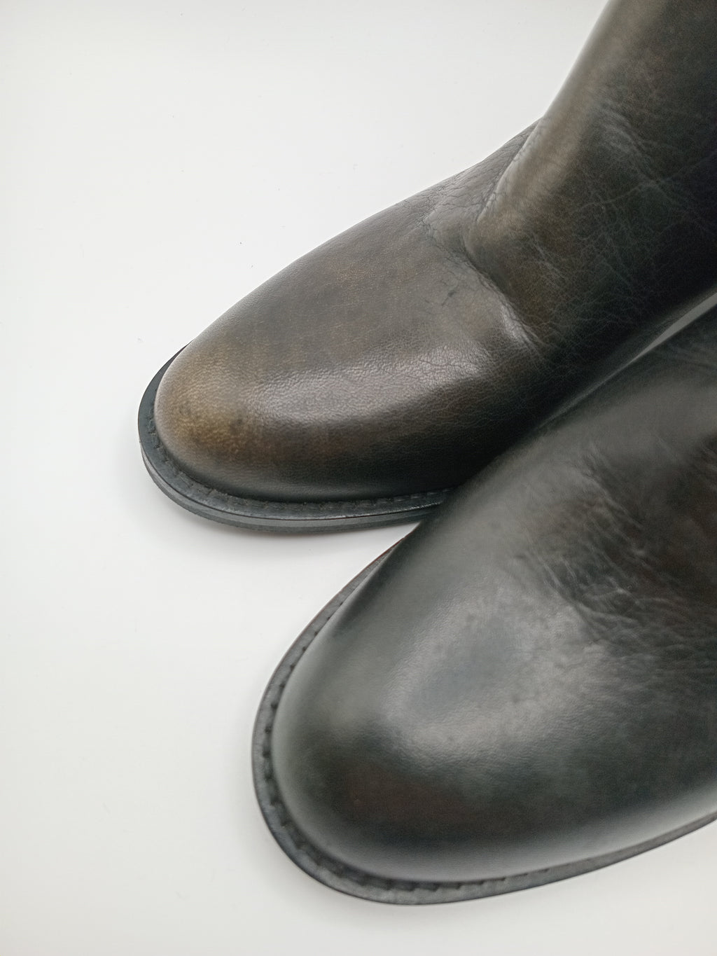 BOTA SALTO AXN PRETO COURO ZIPER BOTIM