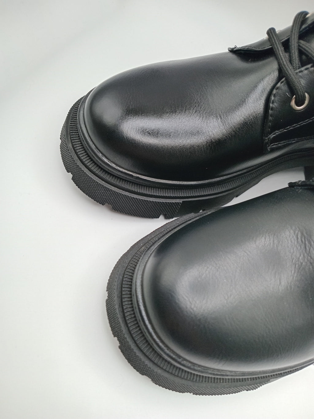 BOTA COTURNO MACADI PRETO ECO PELE CORRENTE ATACADOR ZIPER
