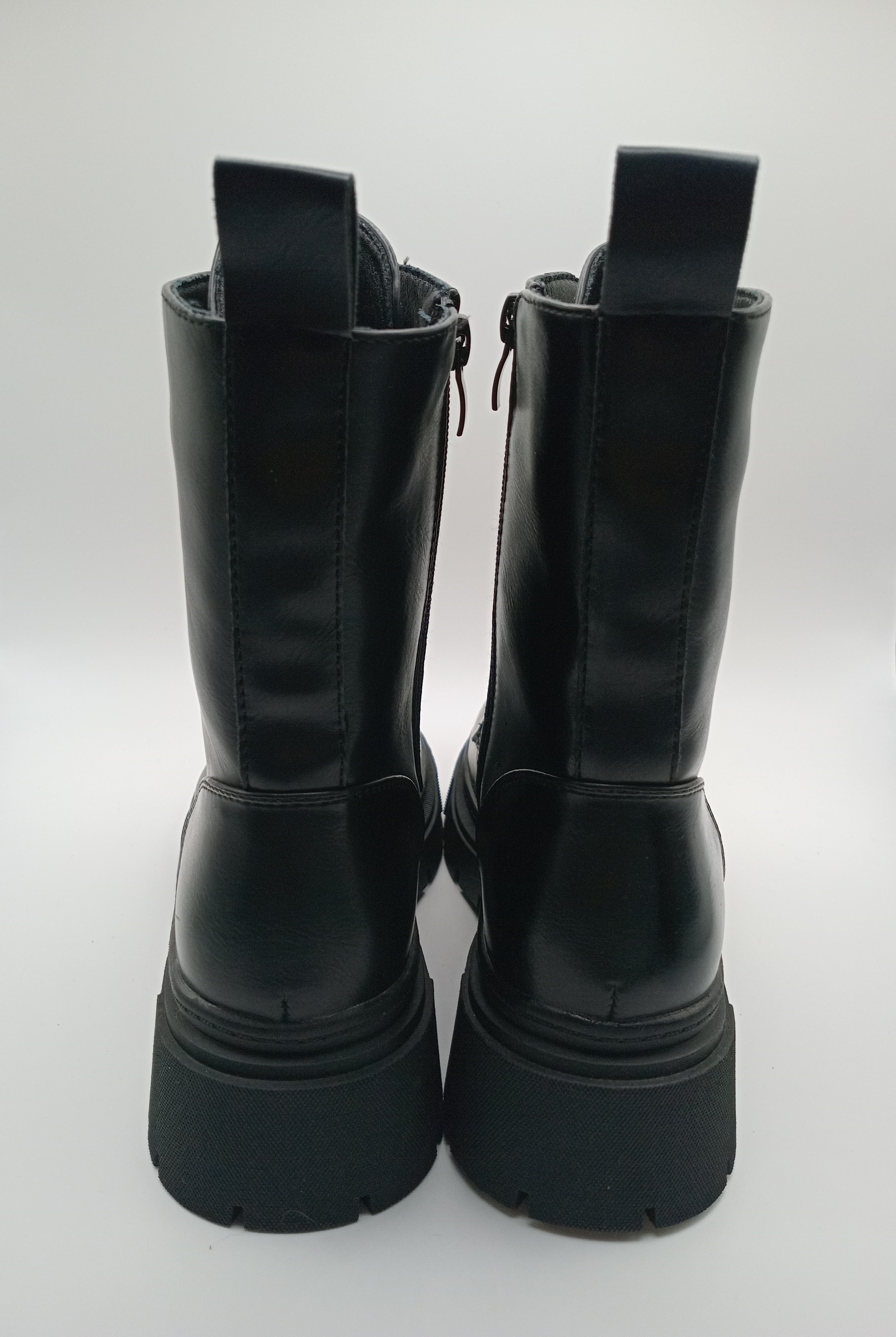 BOTA COTURNO MACADI PRETO ECO PELE CORRENTE ATACADOR ZIPER