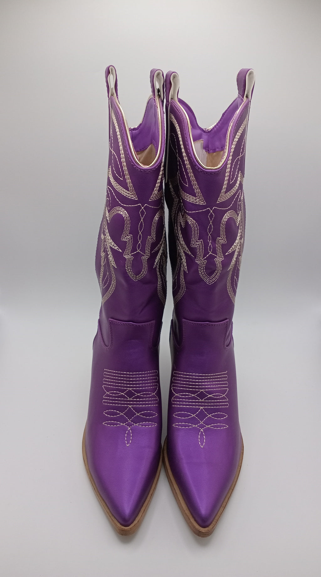 BOTA COWGIRL MACADI ROXA ECO PELE BORDADO PRATA BICUDO