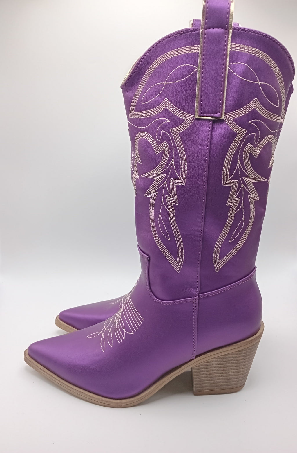 BOTA COWGIRL MACADI ROXA ECO PELE BORDADO PRATA BICUDO