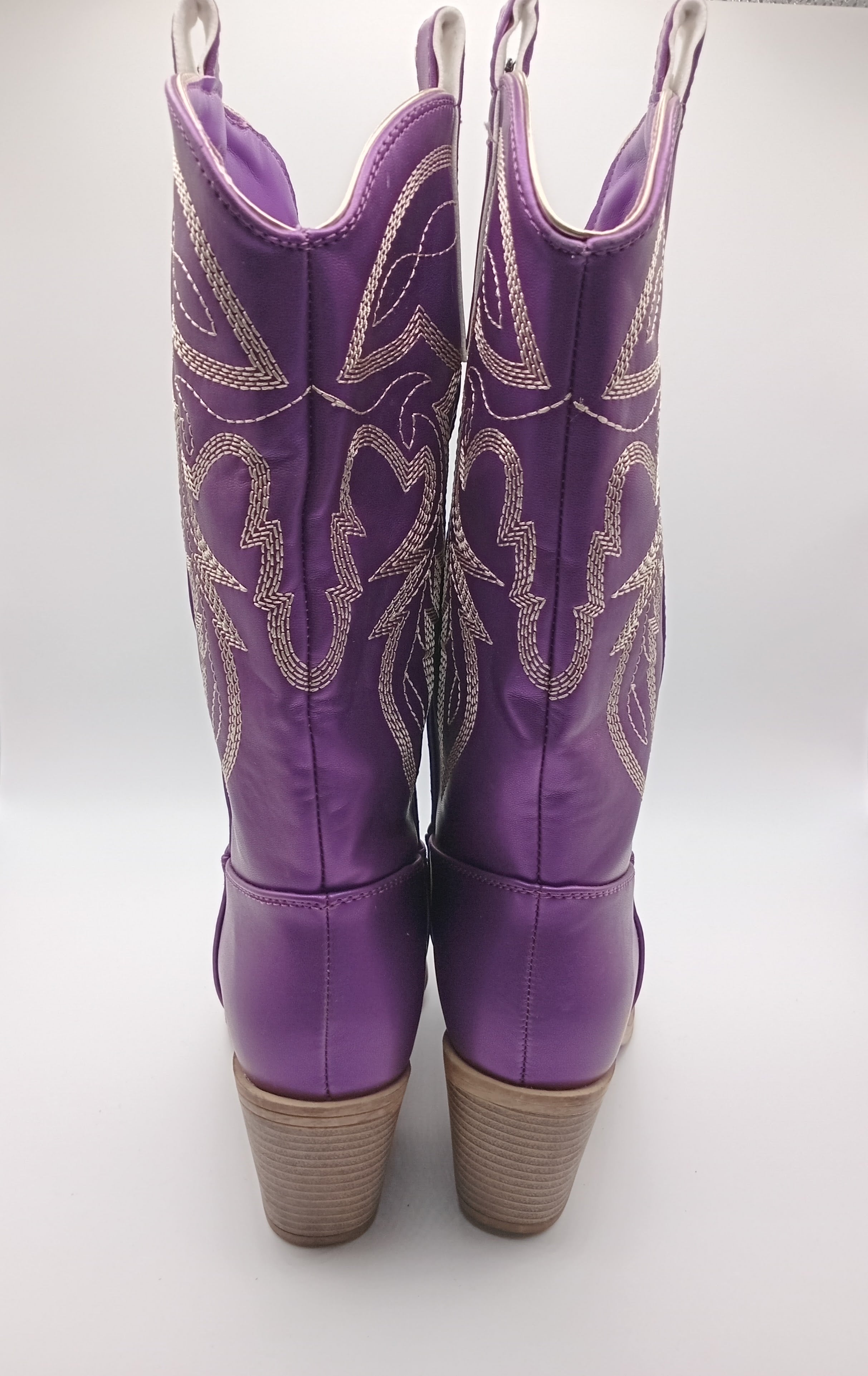 BOTA COWGIRL MACADI ROXA ECO PELE BORDADO PRATA BICUDO