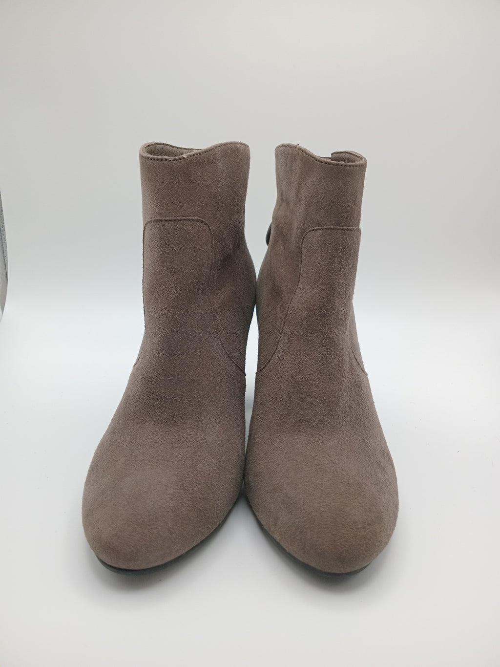 BOTA SALTO IN•NOVE CINZA COURO APLICAÇÃO METALICO ZIPER