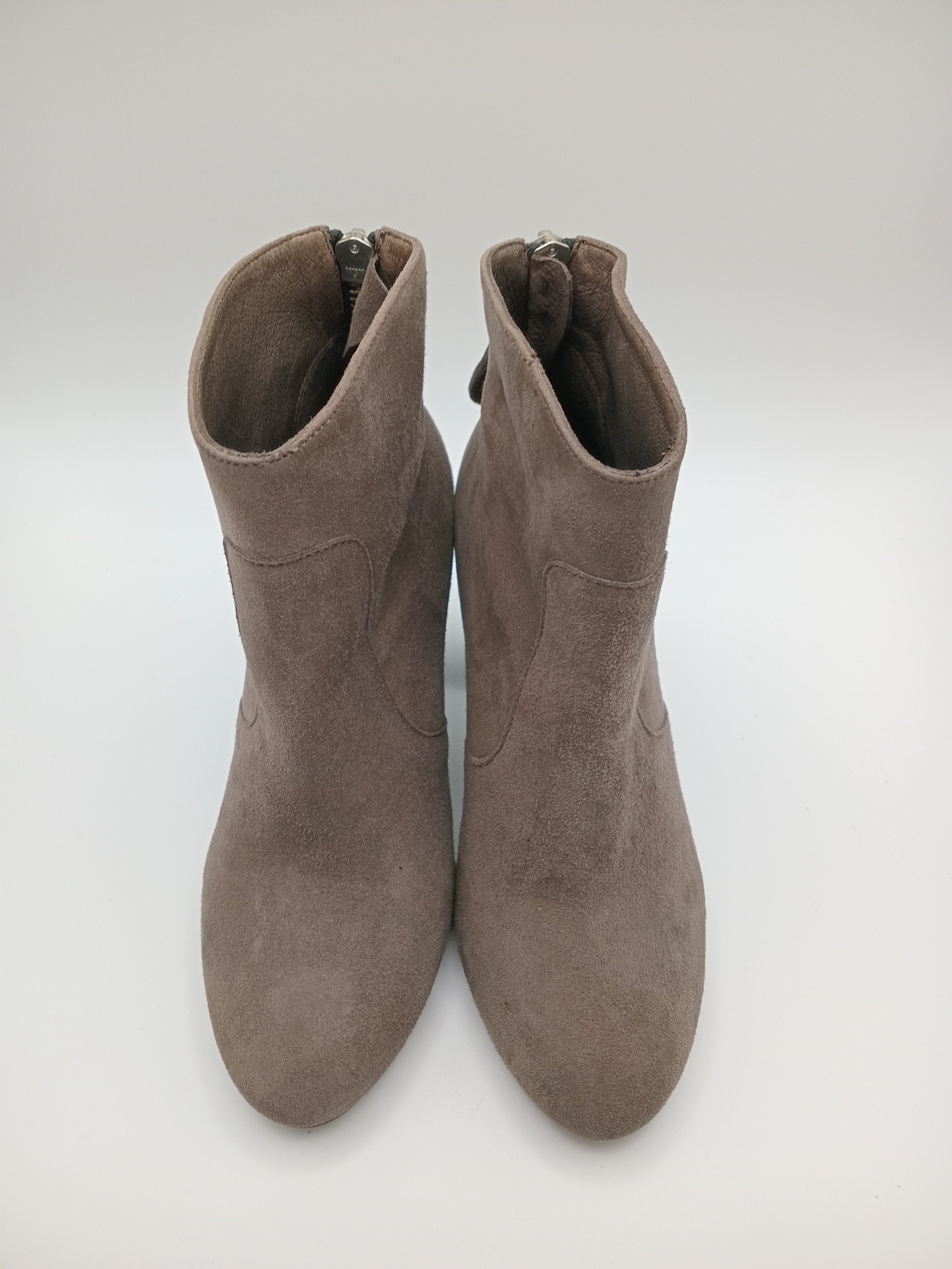 BOTA SALTO IN•NOVE CINZA COURO APLICAÇÃO METALICO ZIPER