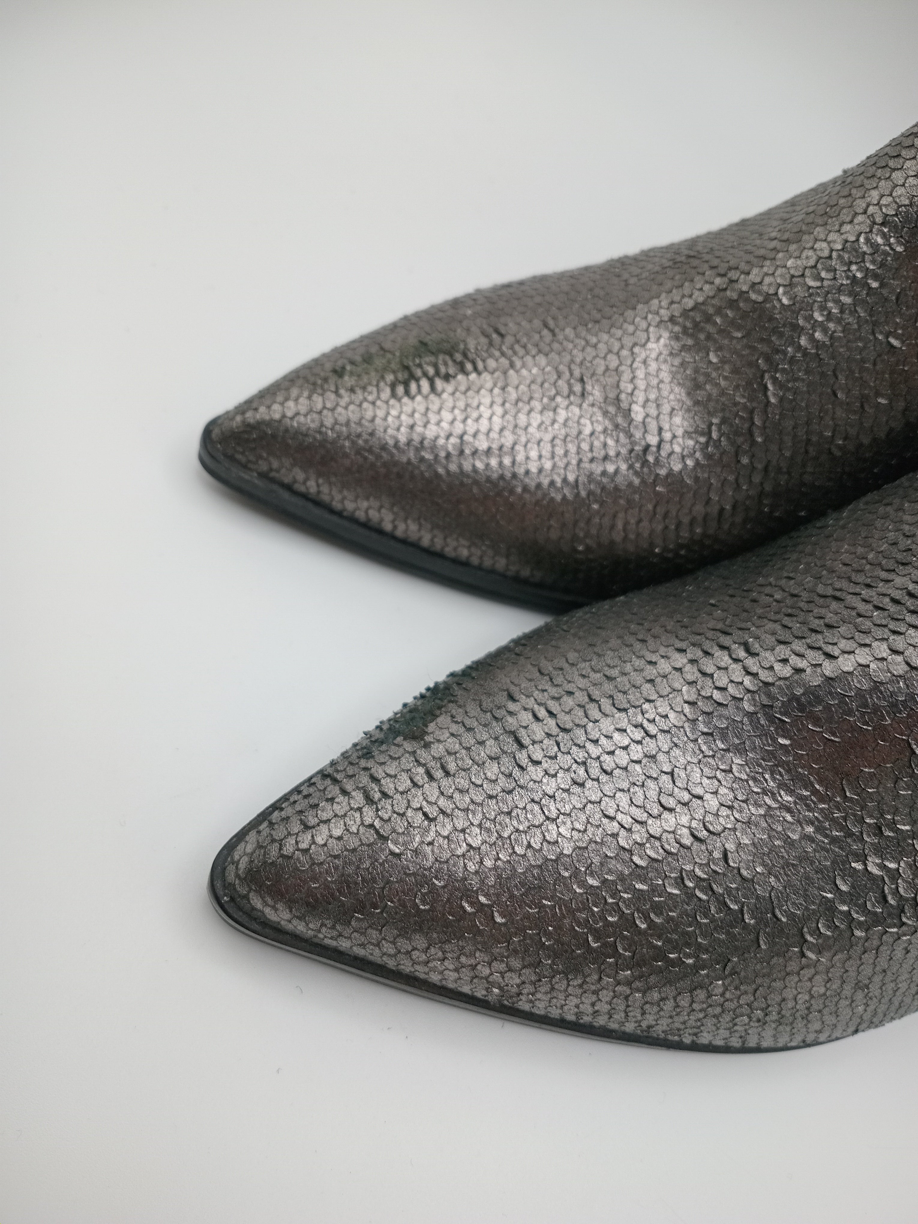 BOTA SALTO BRUNO PREMI PRATA COURO COBRA BICUDO ZIPER