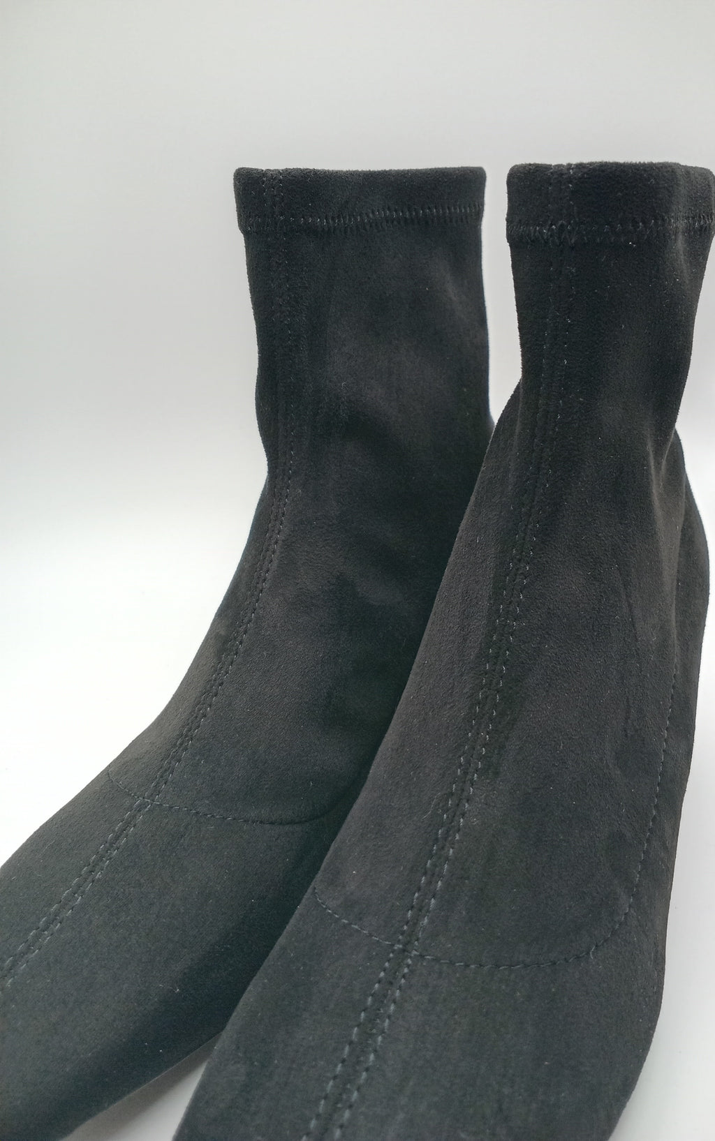 BOTA QUADRADA GIOSEPPO PRETO TECIDO VELUDO LISO