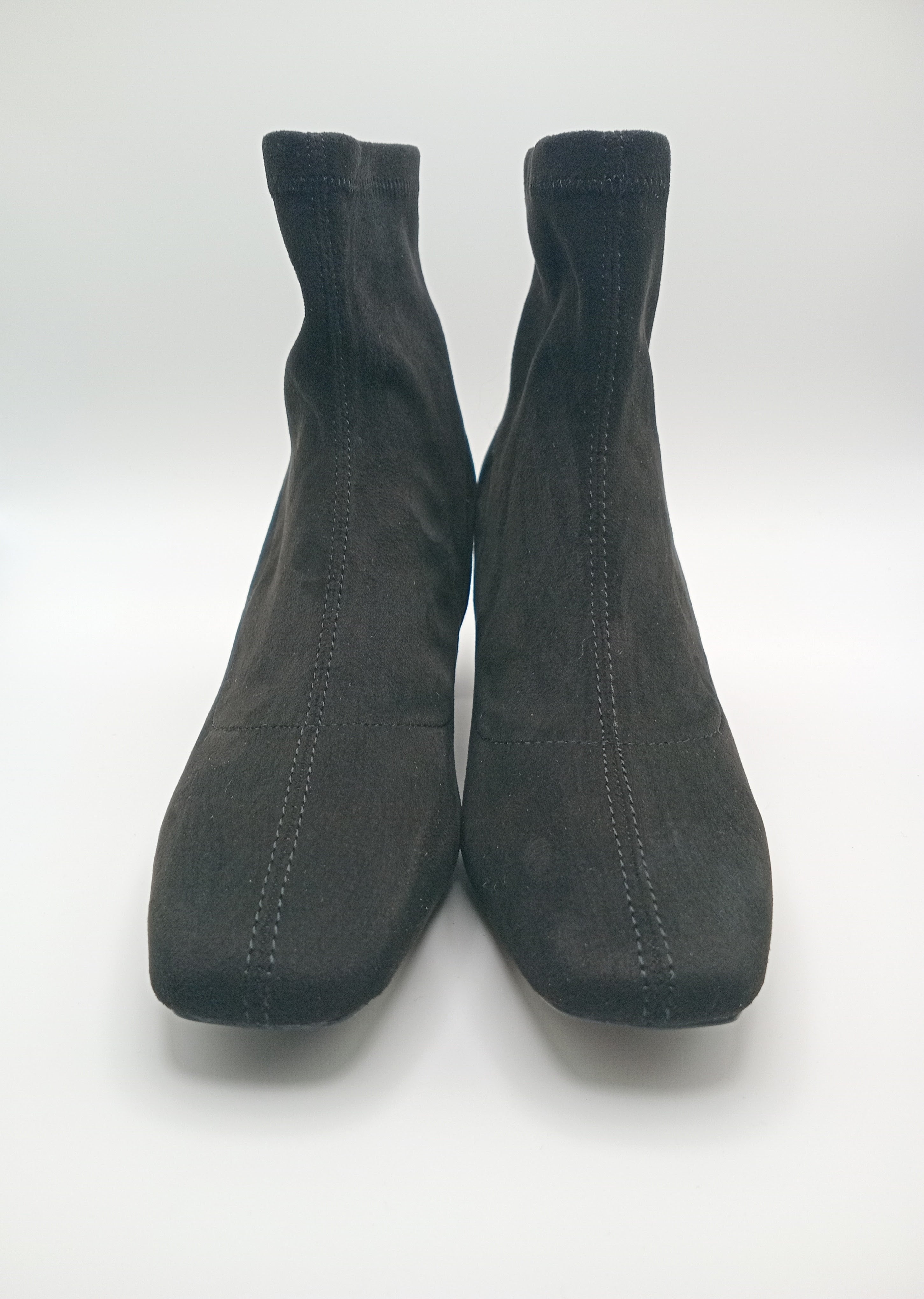 BOTA QUADRADA GIOSEPPO PRETO TECIDO VELUDO LISO