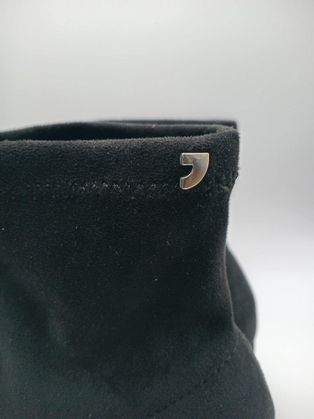 BOTA QUADRADA GIOSEPPO PRETO TECIDO VELUDO LISO