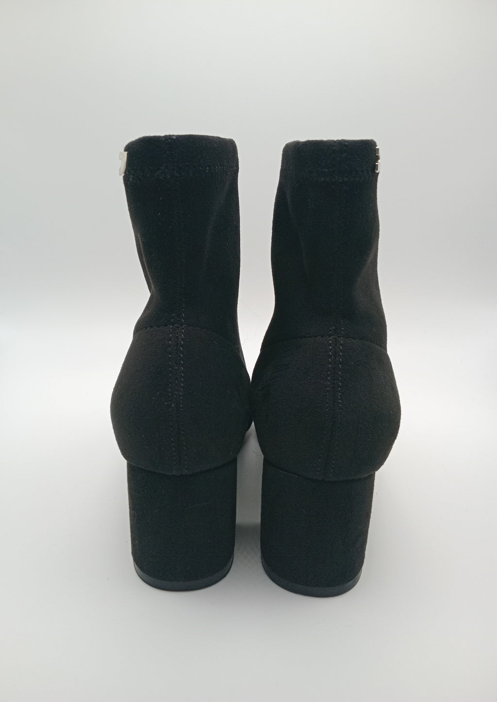 BOTA QUADRADA GIOSEPPO PRETO TECIDO VELUDO LISO
