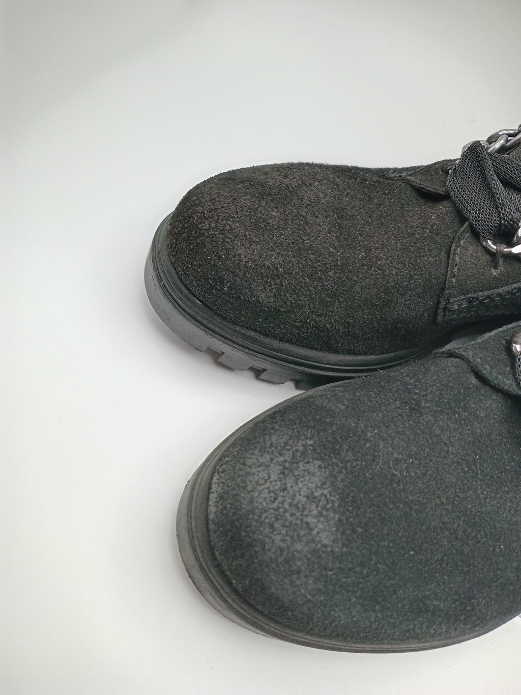 BOTA COTURNO IN•NOVE PRETO COURO CORRENTE ATACADOR ZIPER