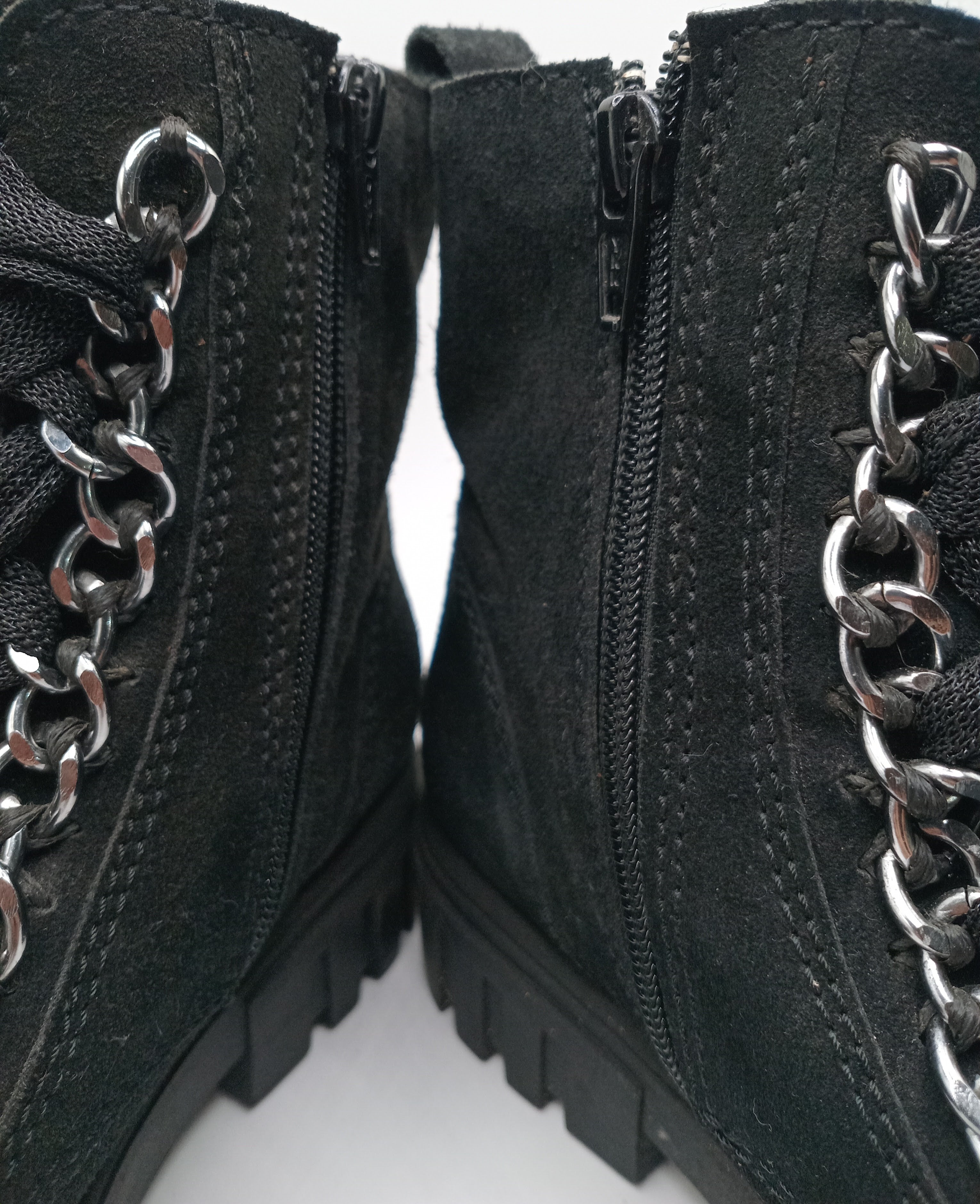 BOTA COTURNO IN•NOVE PRETO COURO CORRENTE ATACADOR ZIPER