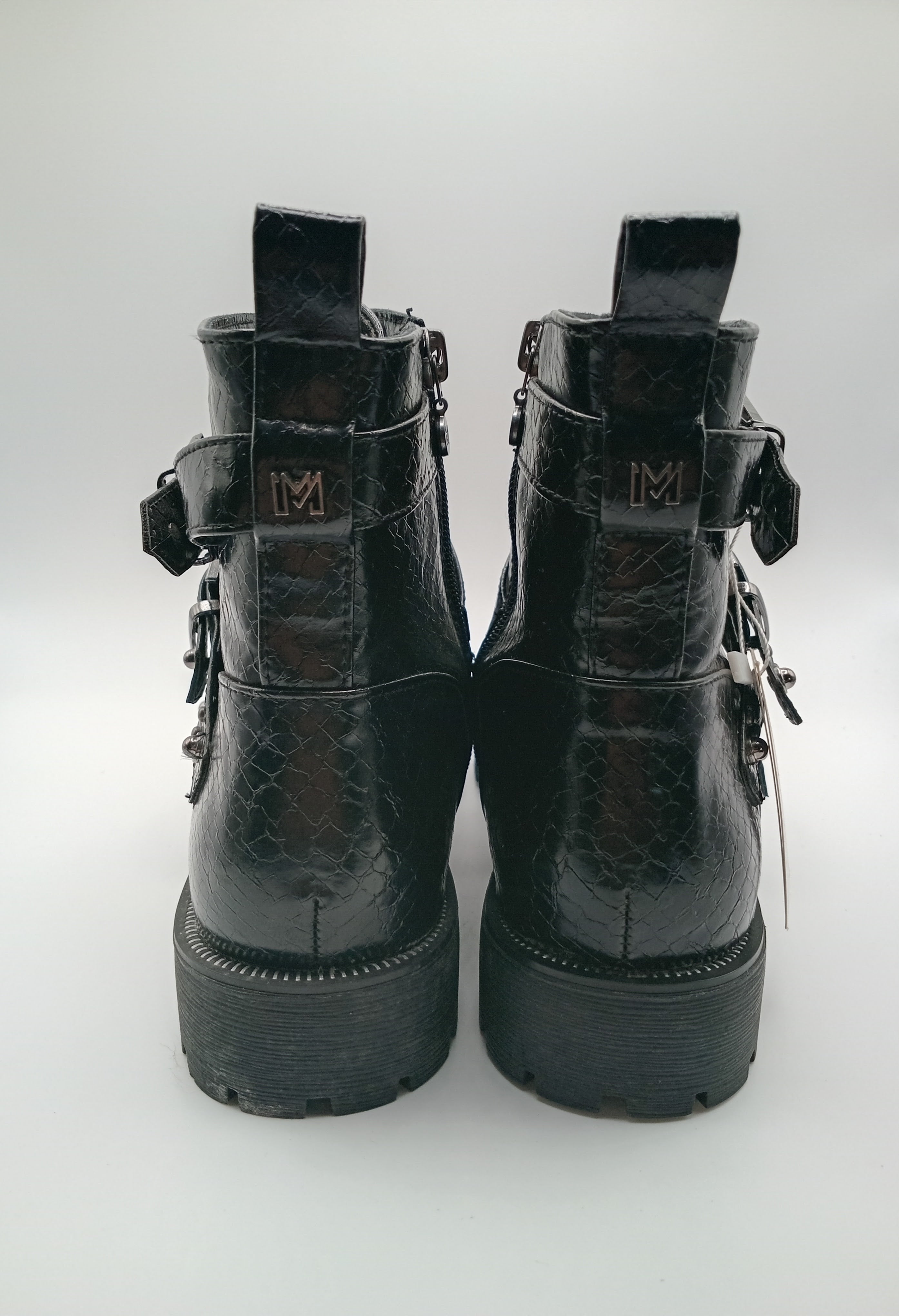 BOTA COTURNO MARIAMAKE PRETO ECO PELE TAXAS PEDRAS TIRAS ZIPER