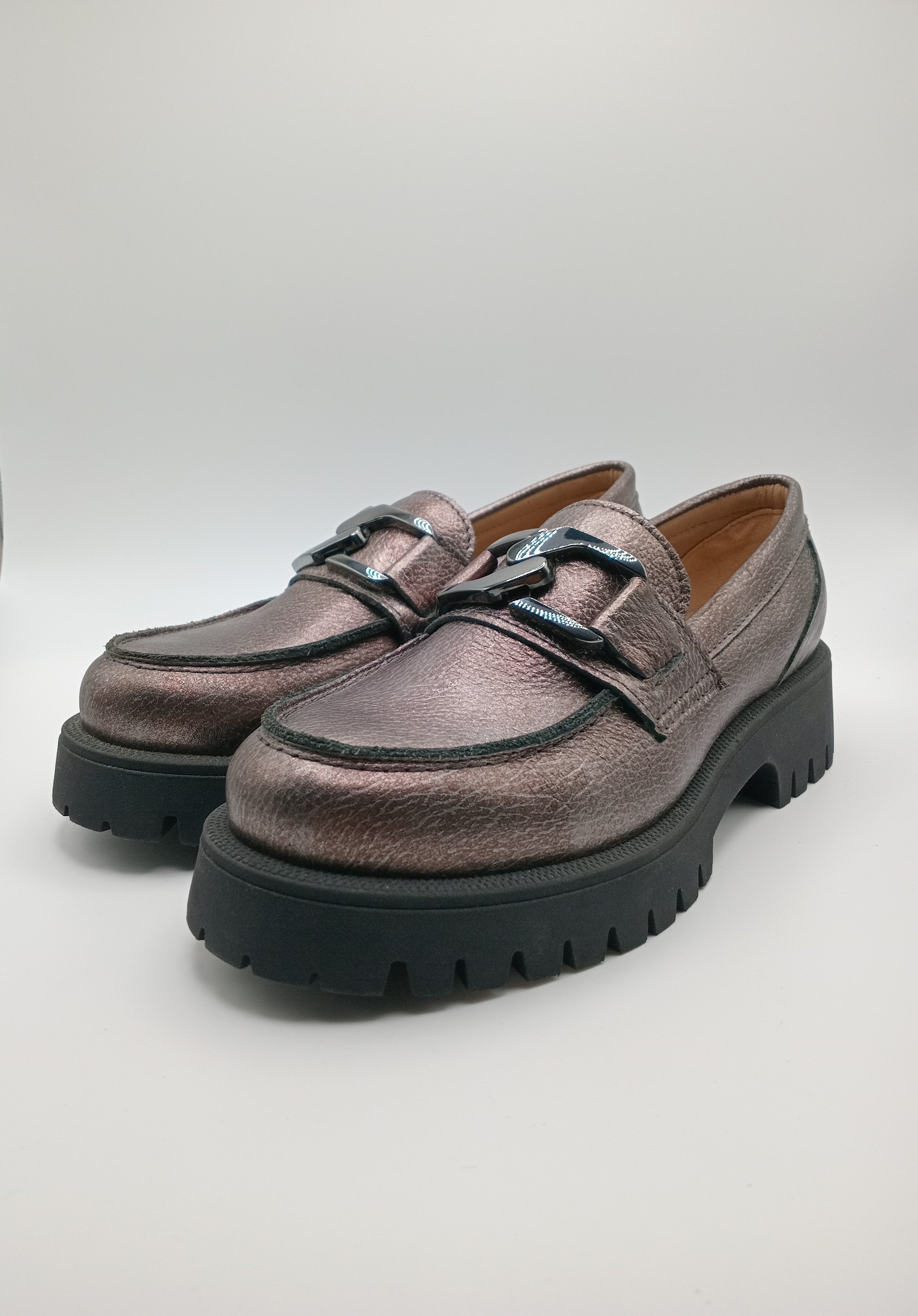 MOCASSIM TRATORADO DRAKART GOLD BRONZE COURO APLICAÇÃO PRATA TRATORADO