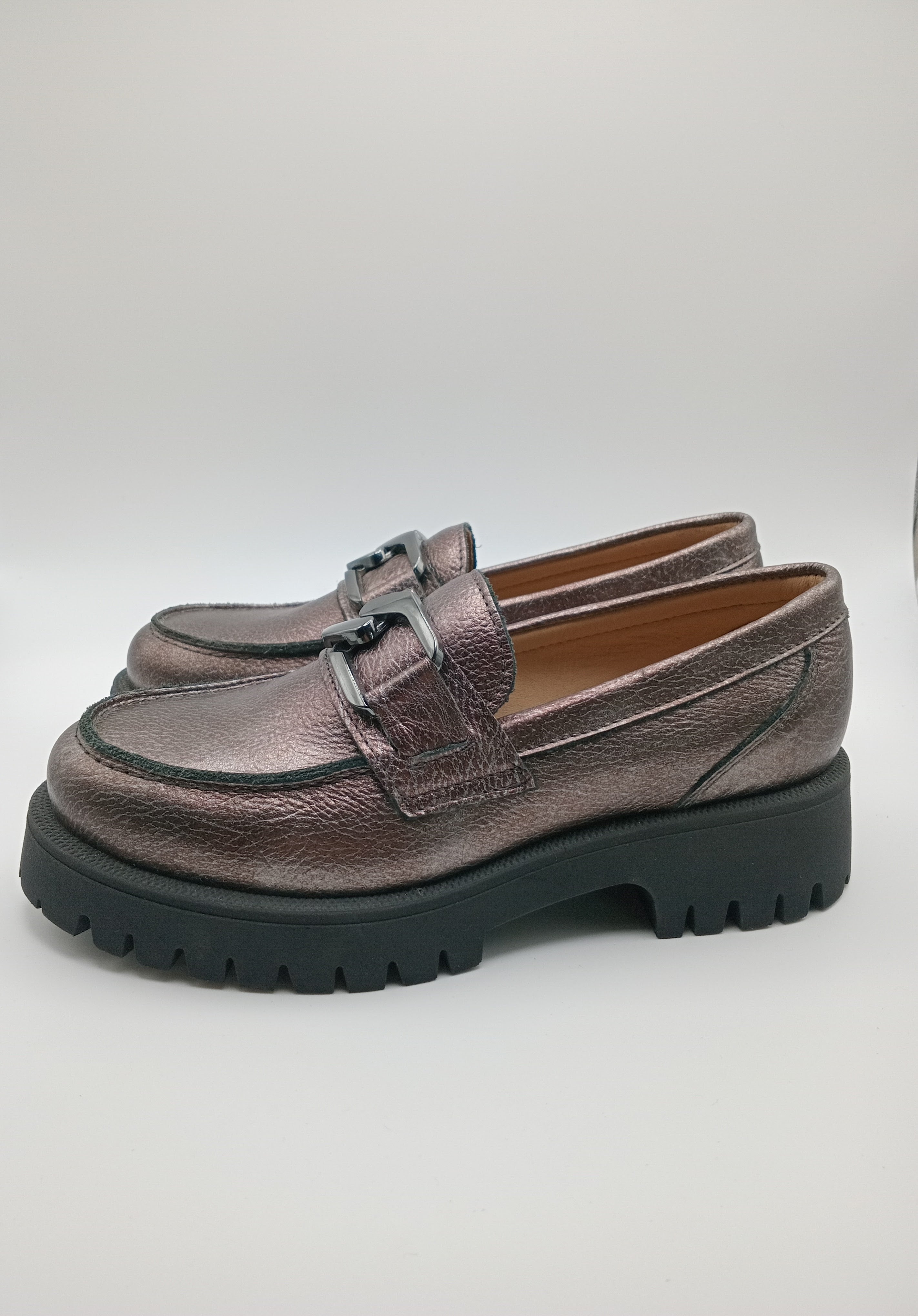 MOCASSIM TRATORADO DRAKART GOLD BRONZE COURO APLICAÇÃO PRATA TRATORADO