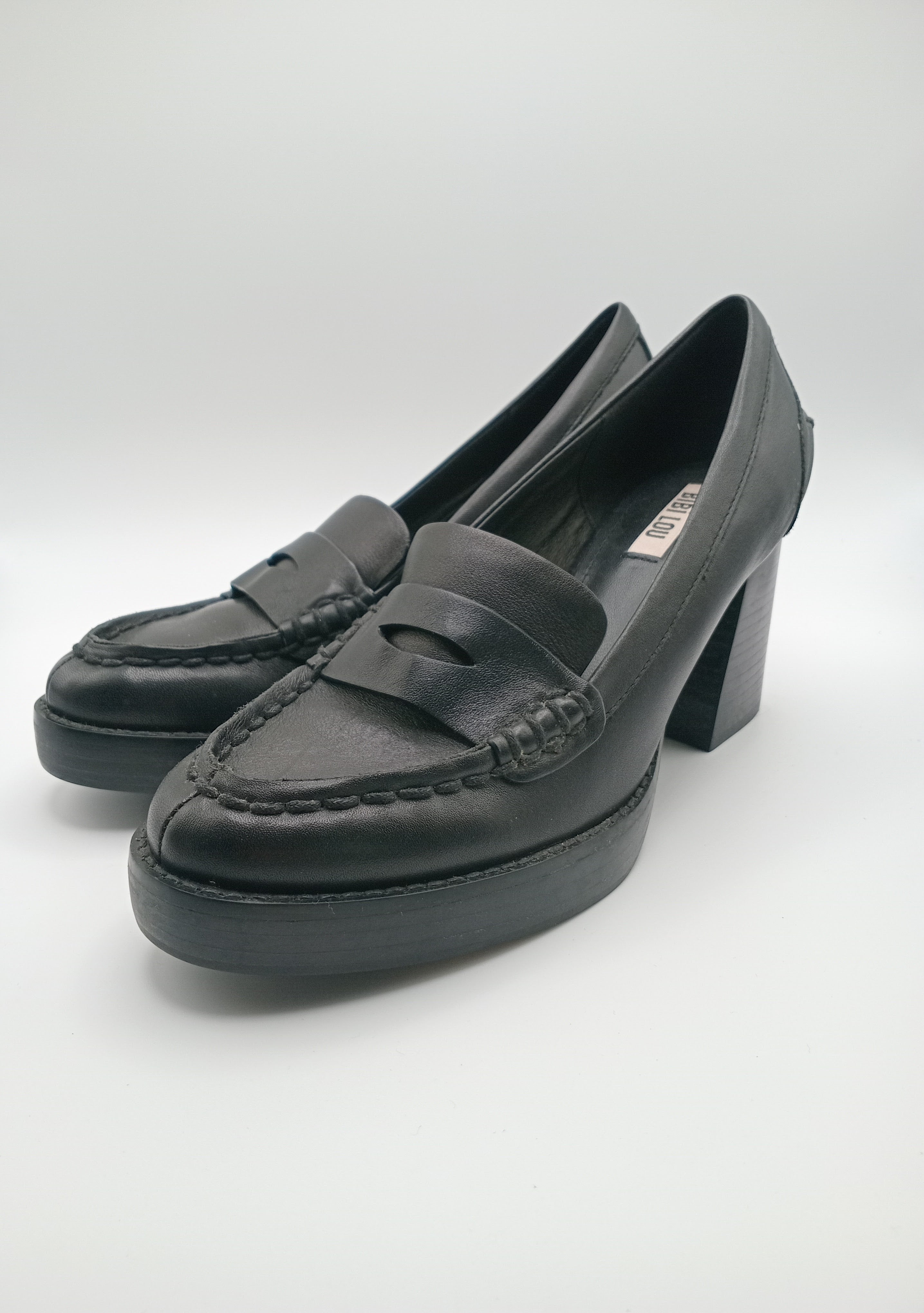 MOCASSIM SALTO BIBI LOU PRETO COURO LISO