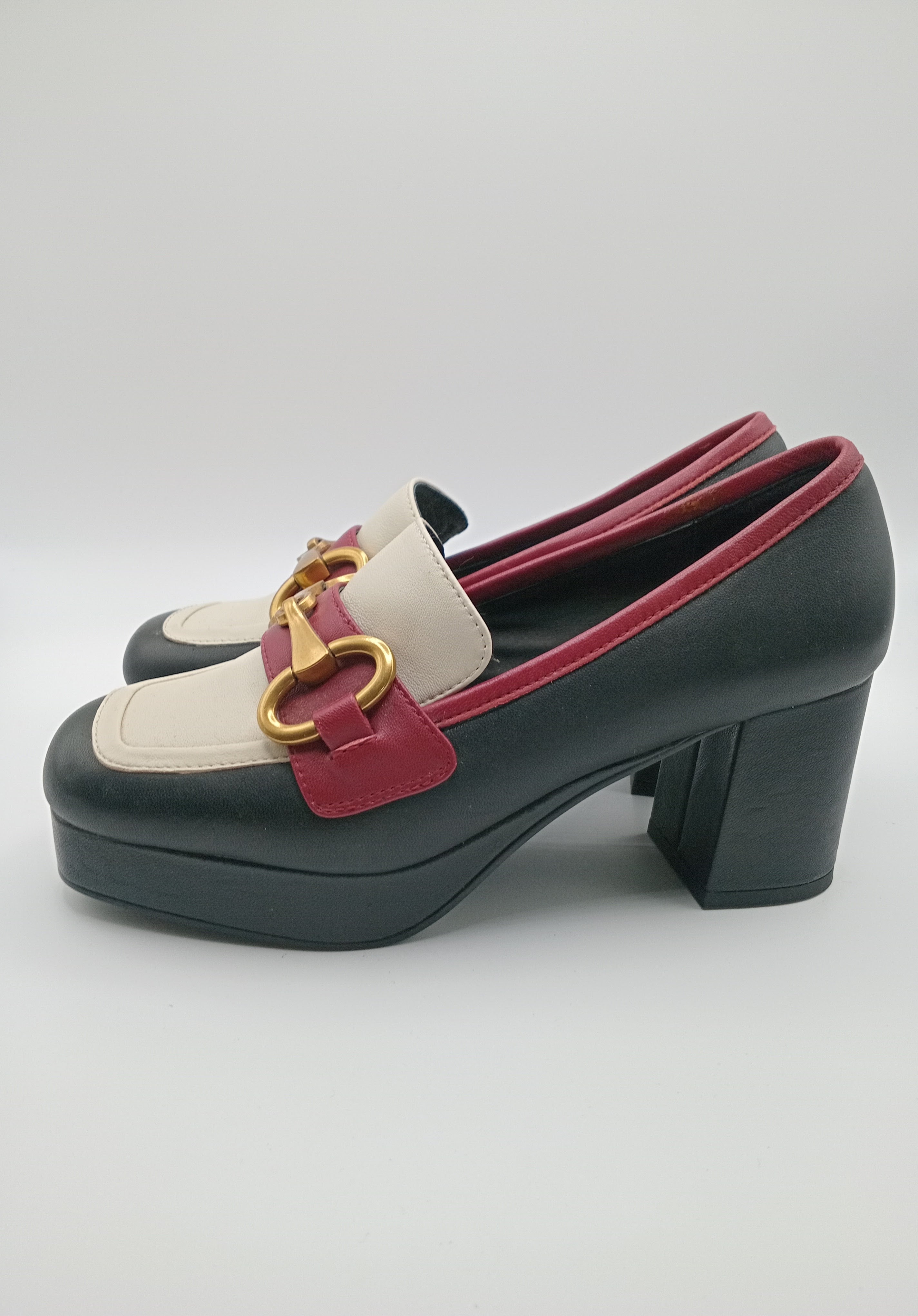 MOCASSIM SALTO BIBI LOU BRANCO PRETO VERMELHO COURO APLICAÇÃO DOURADA